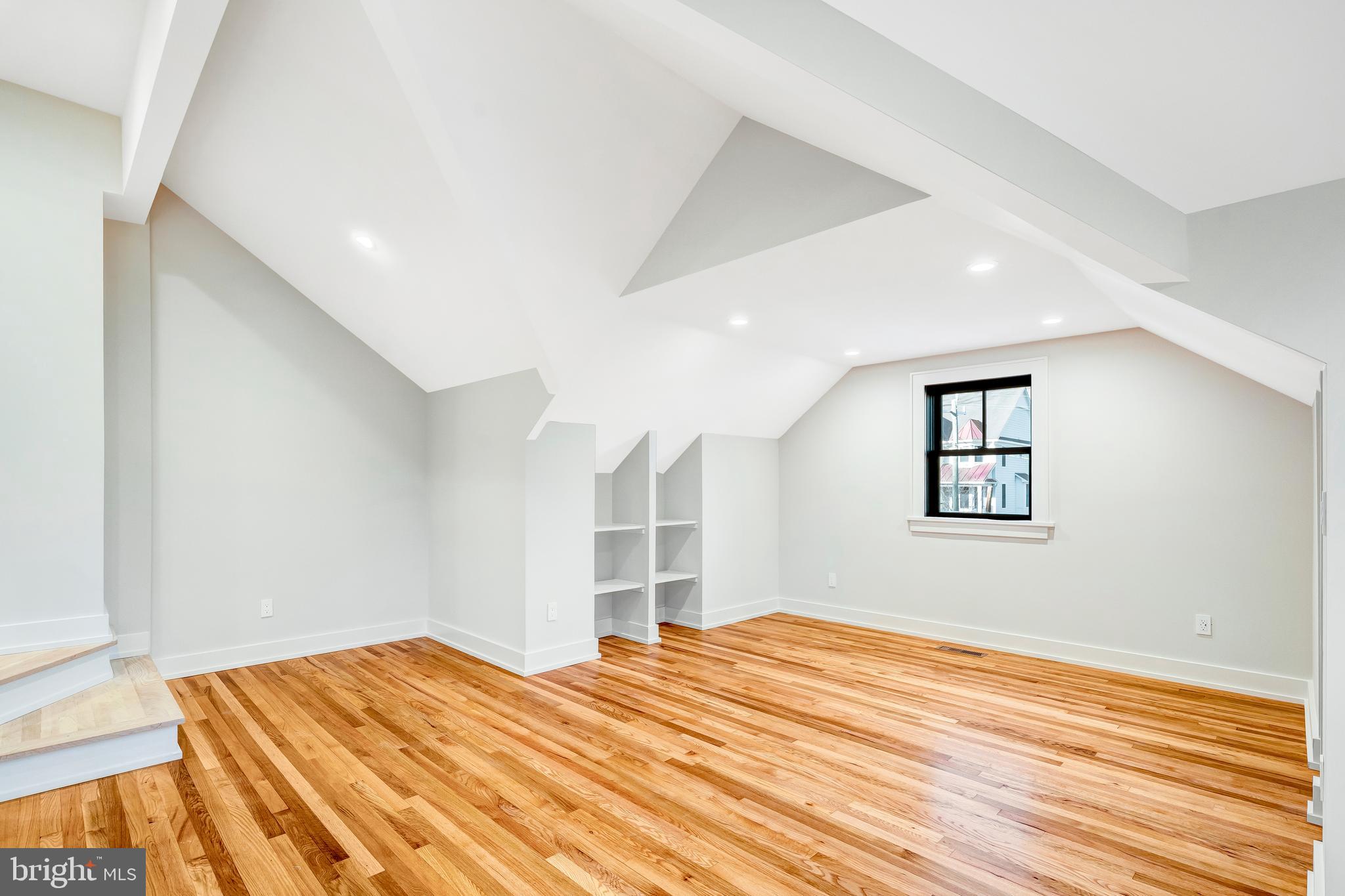 CHESTERBROOK WOODS - Residential