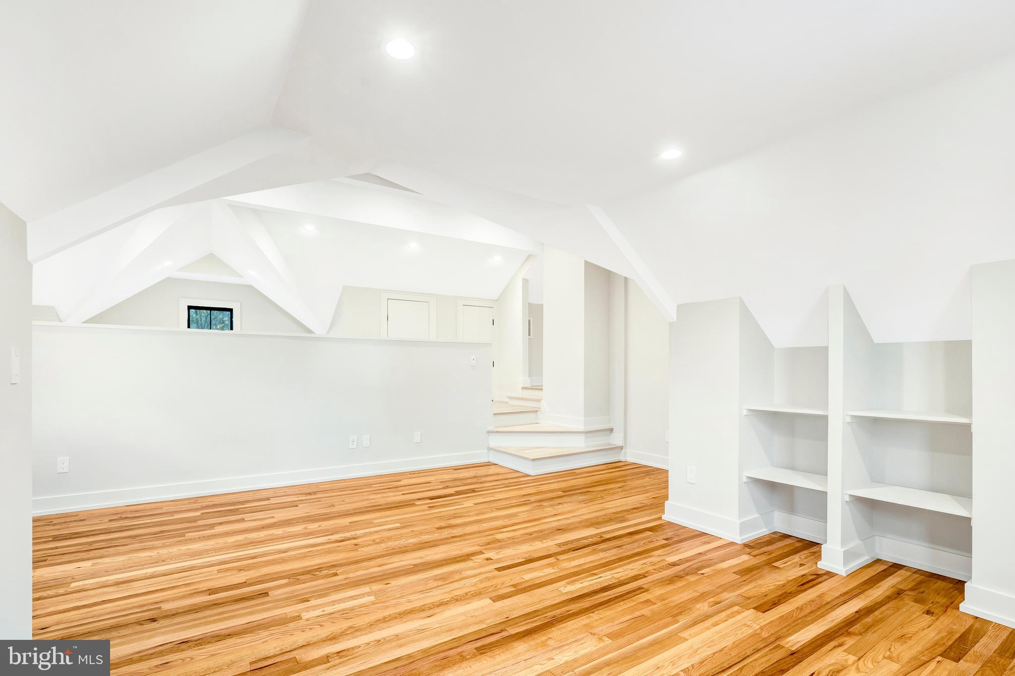 CHESTERBROOK WOODS - Residential