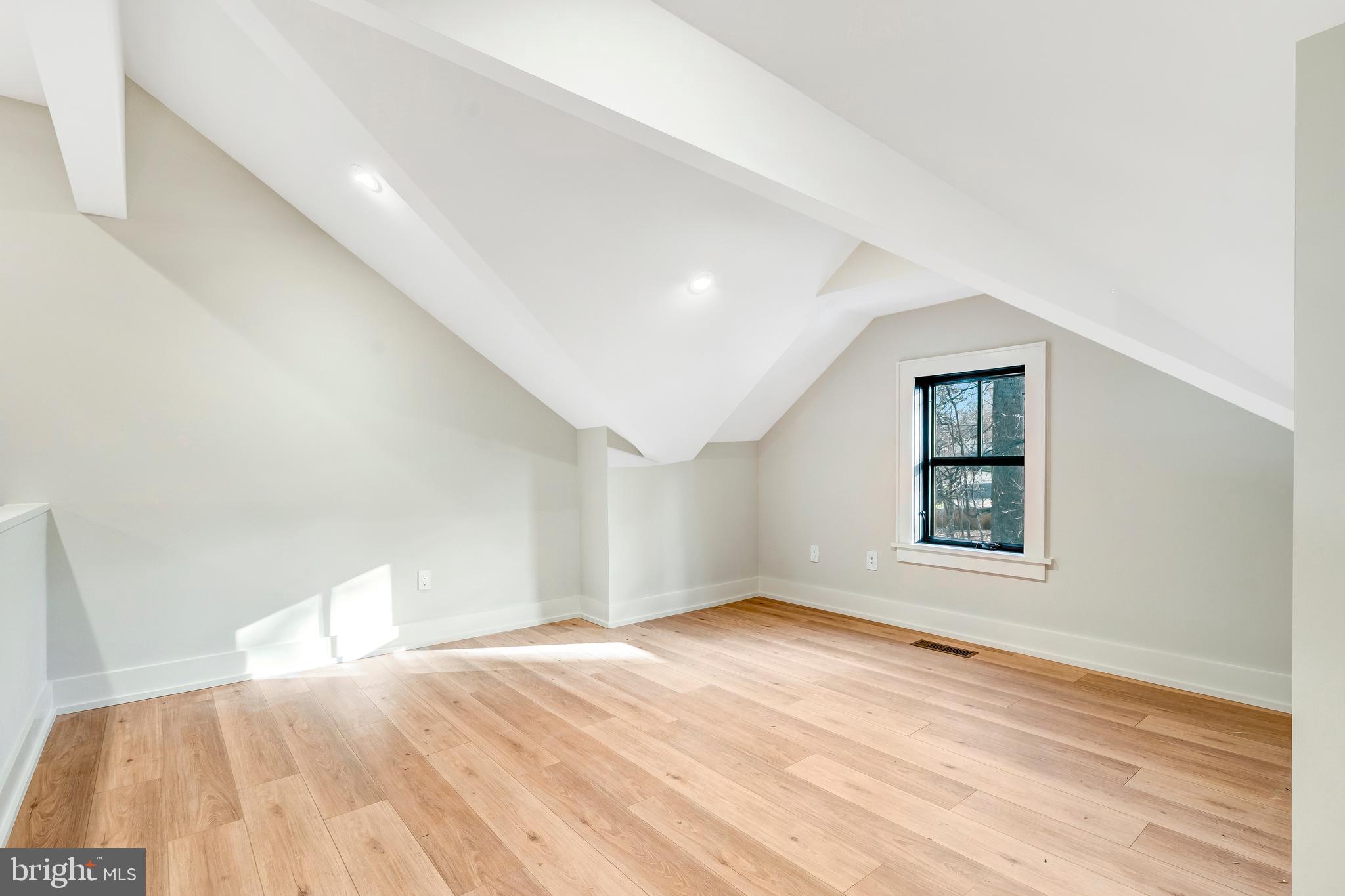 CHESTERBROOK WOODS - Residential