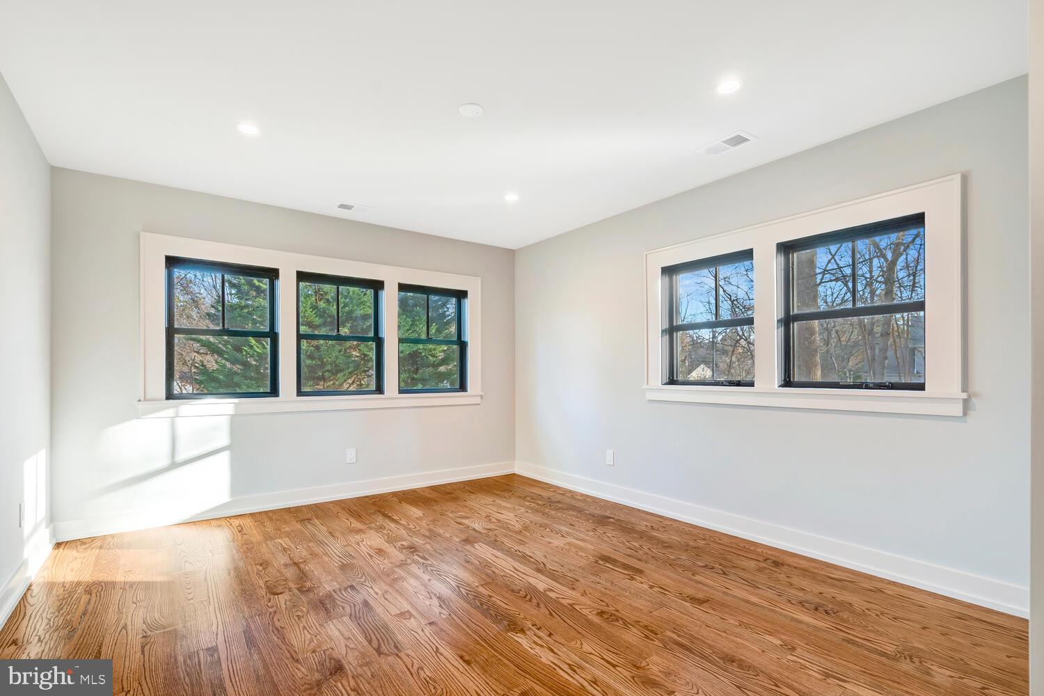 CHESTERBROOK WOODS - Residential