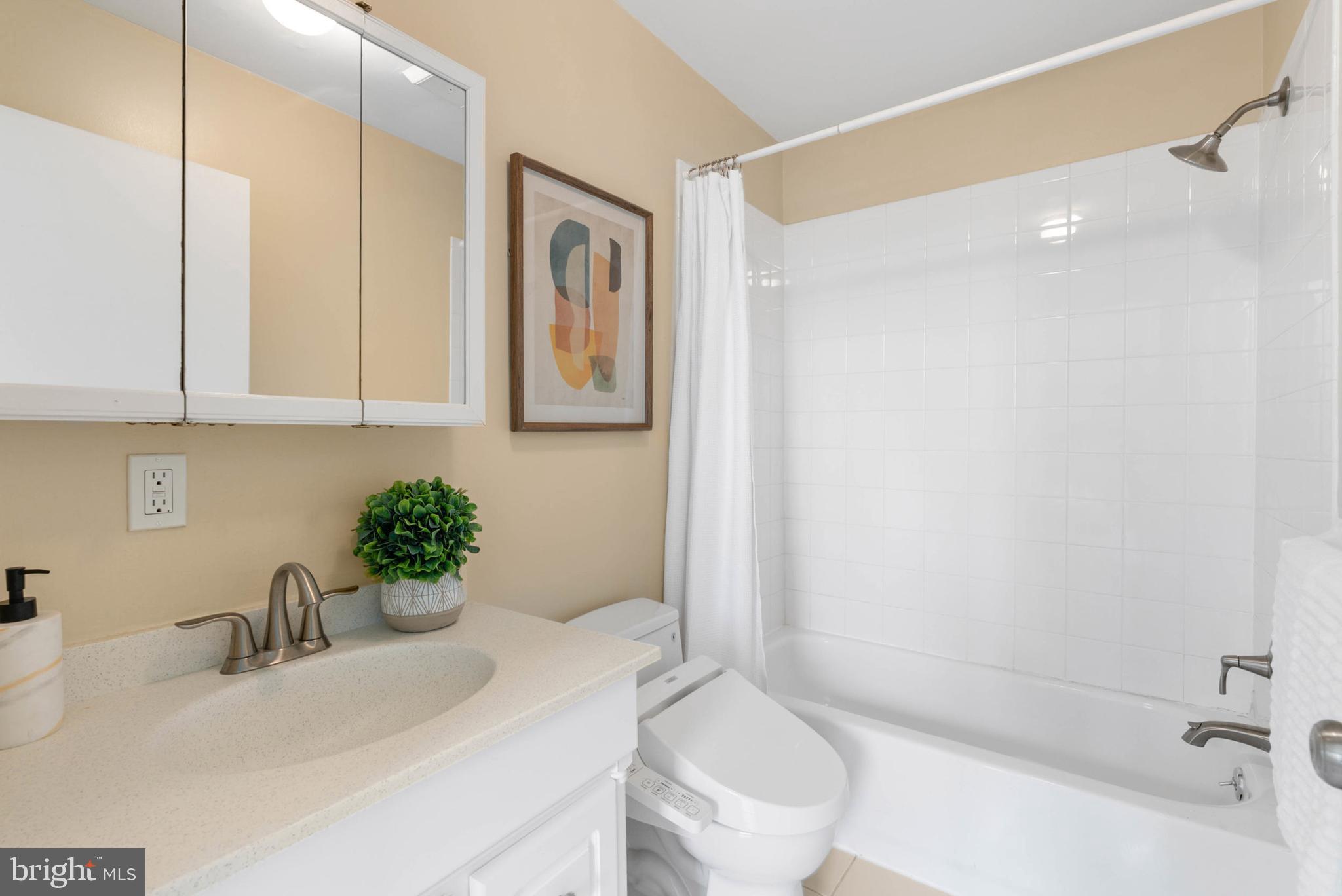 WASHINGTON SQ WEST - Residential