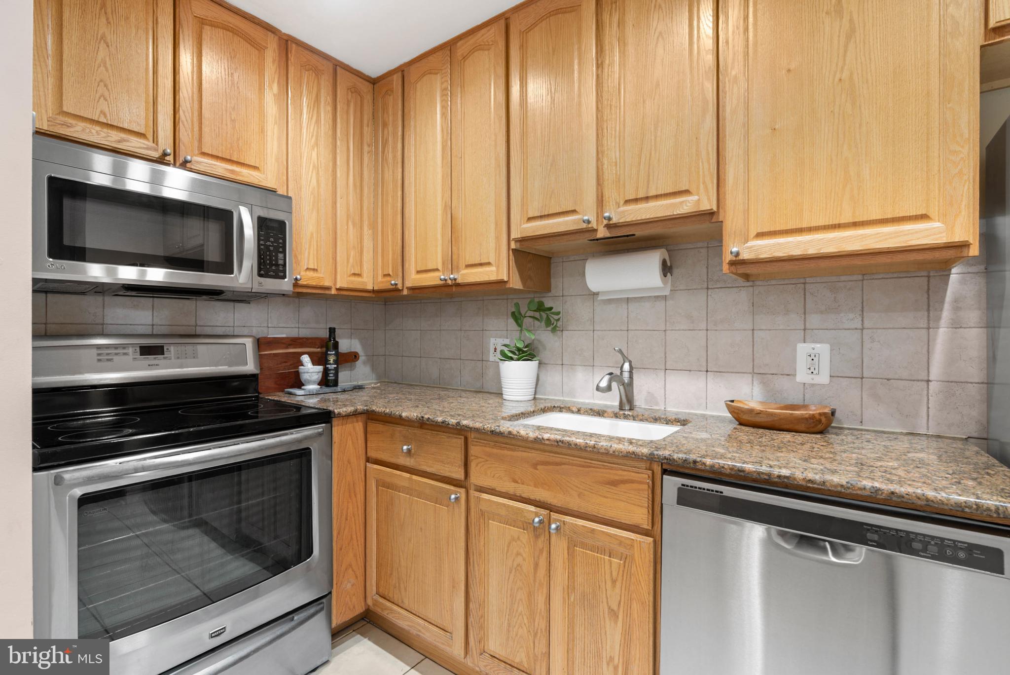 WASHINGTON SQ WEST - Residential