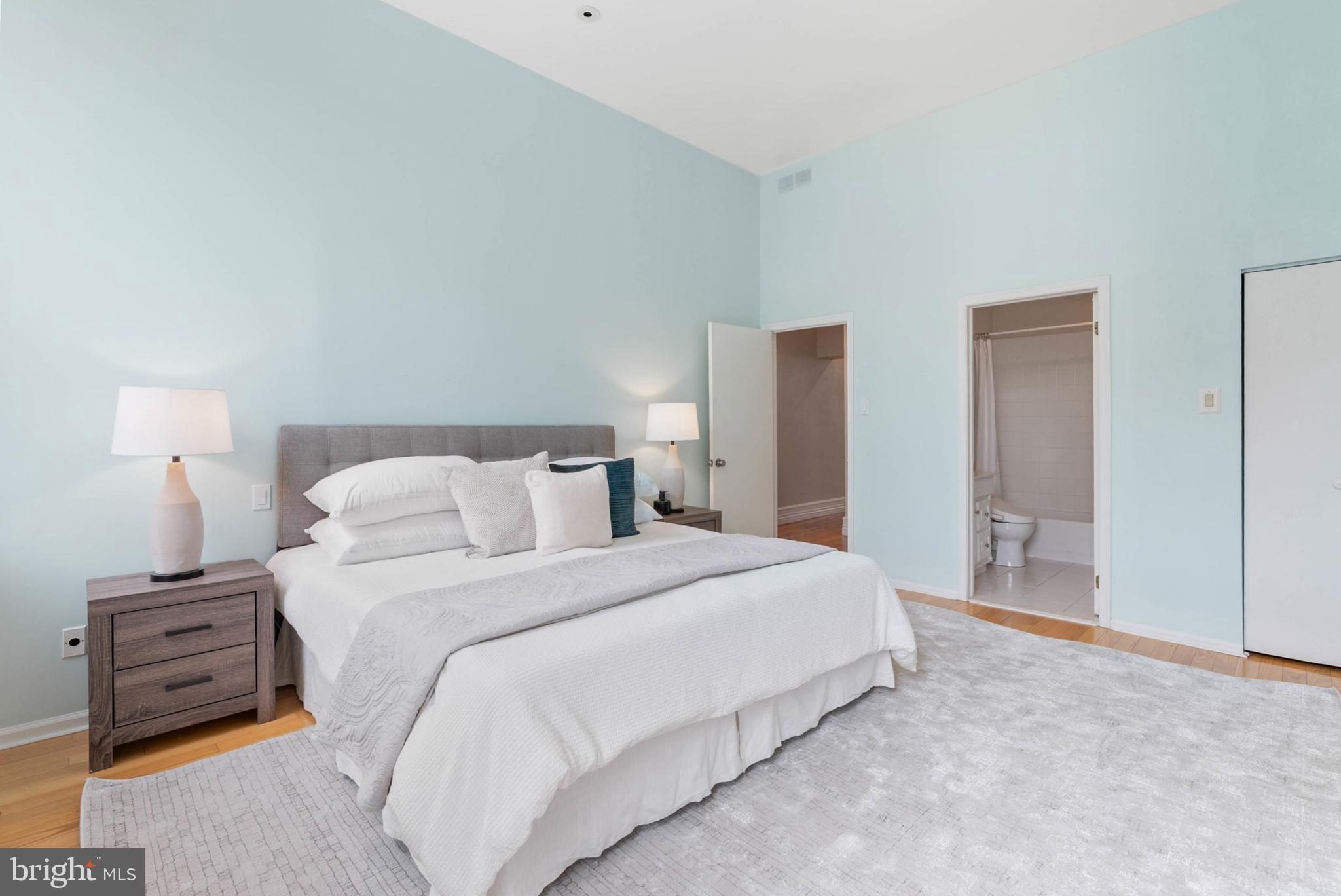 WASHINGTON SQ WEST - Residential