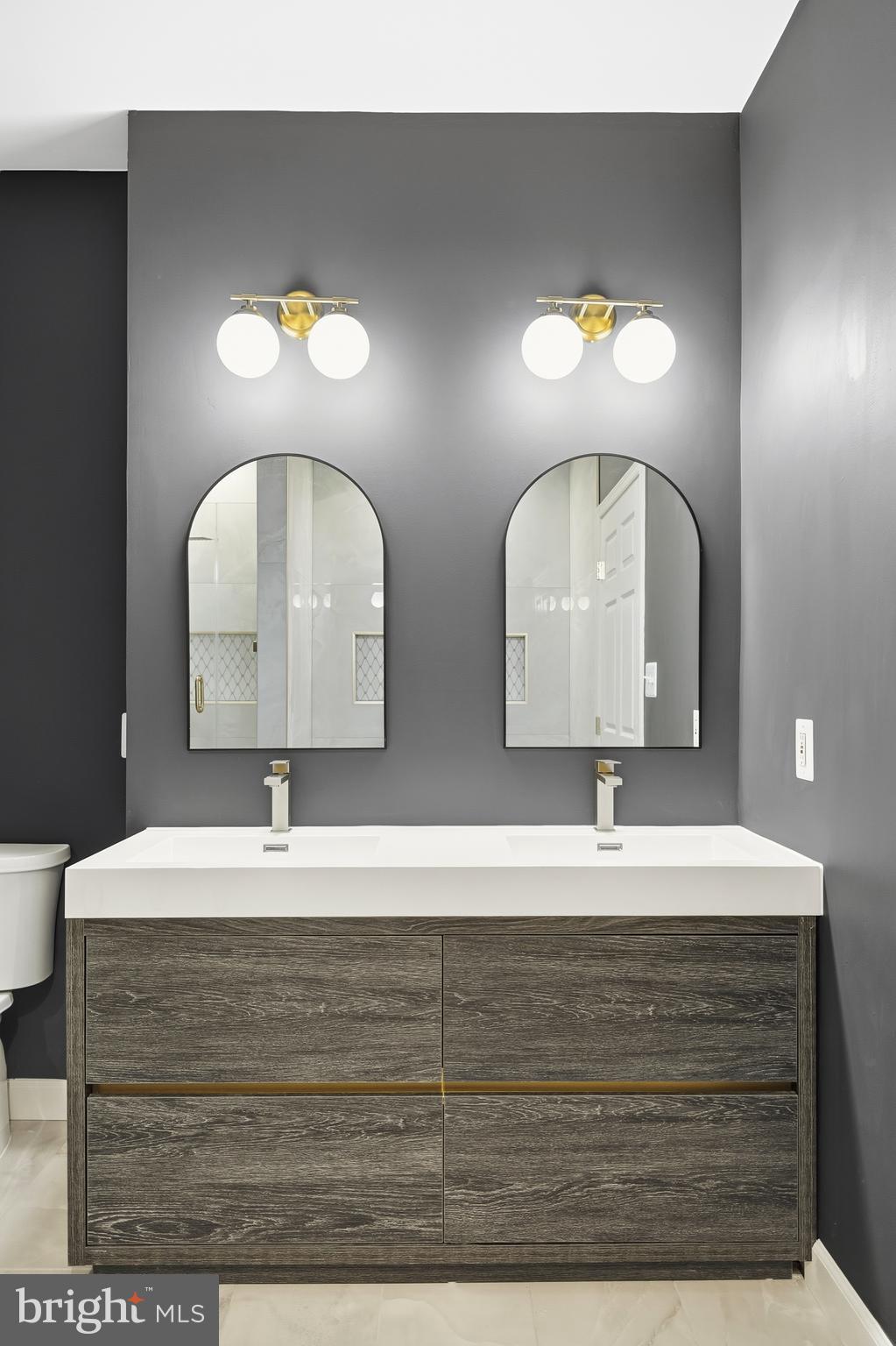 ELKRIDGE CROSSING - Residential