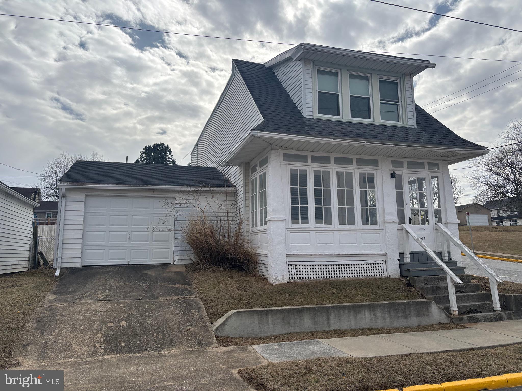 1498 W POPLAR TERRACE