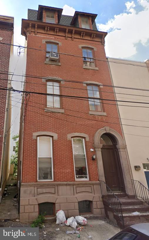 Spacious 3-Bedroom, 2-Bathroom Apartment at 1626 N 16th St, Philadelphia, PA 19121
Income restricted Apartment
Welcome to your new home in the heart of Philadelphia's vibrant North Central neighborhood! This expansive 3-bedroom, 2-bathroom apartment offers the perfect blend of comfort, convenience, and modern living.
Key Features:
•