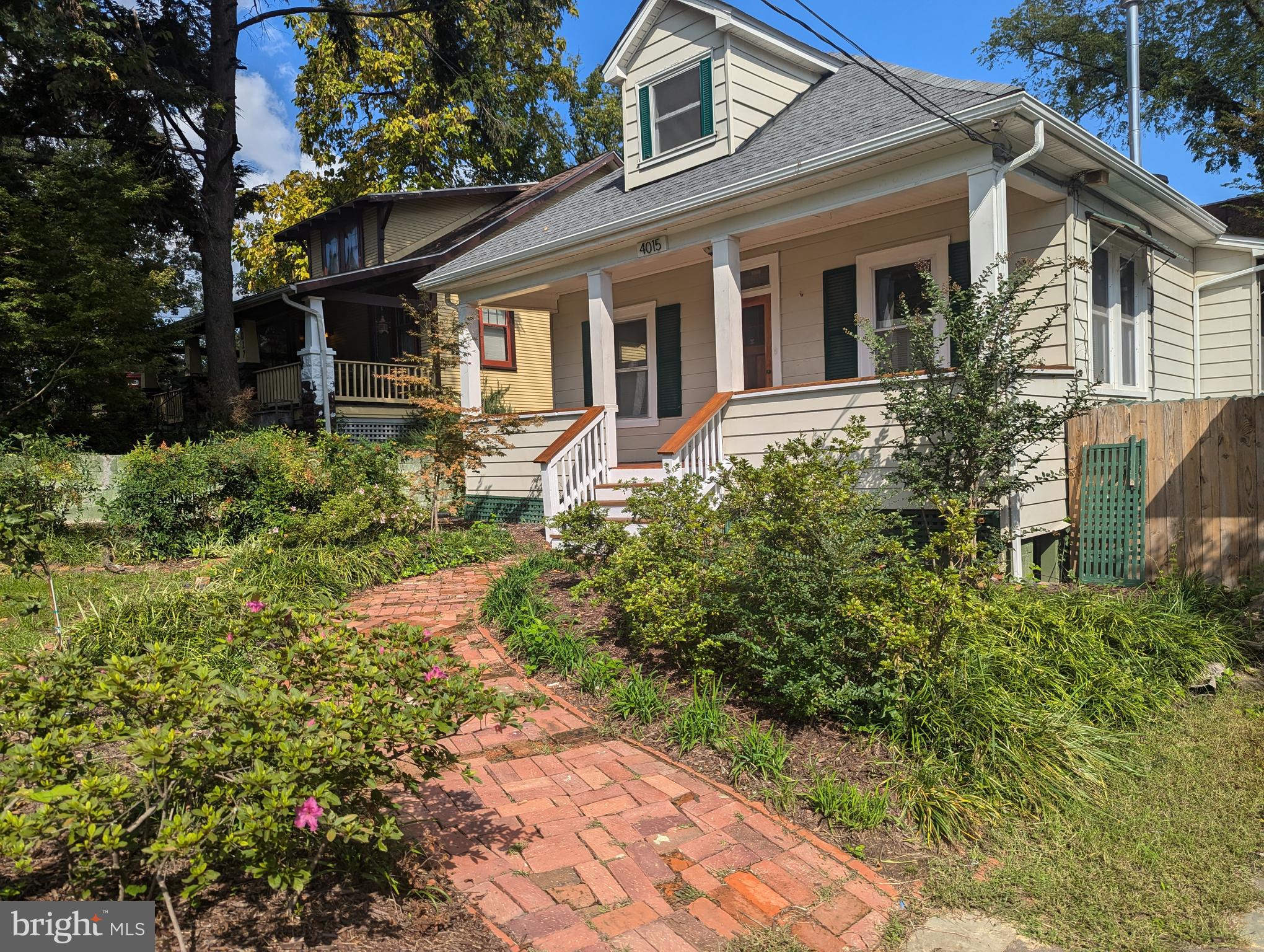 MT RAINIER - Residential Lease