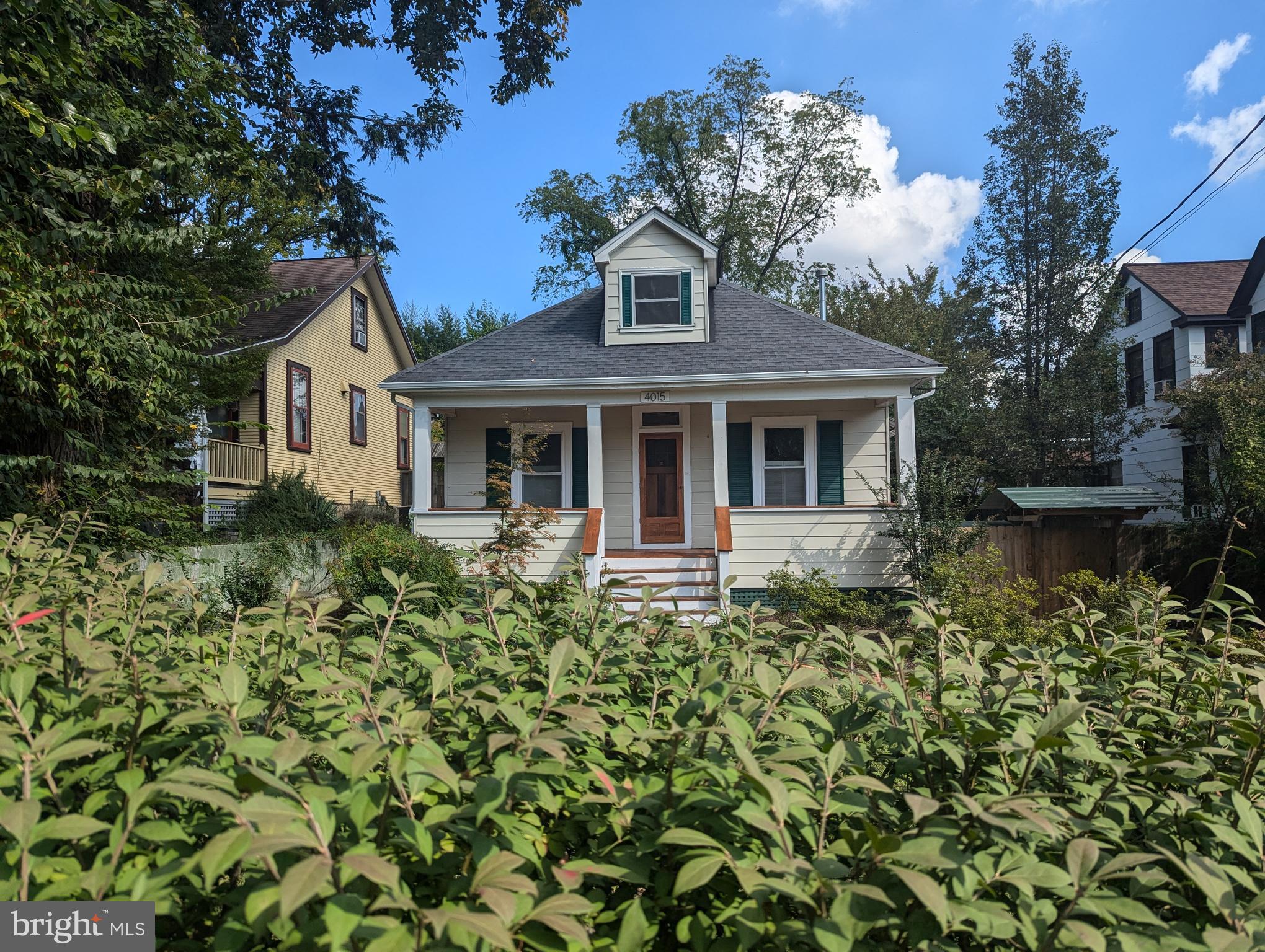 MT RAINIER - Residential Lease