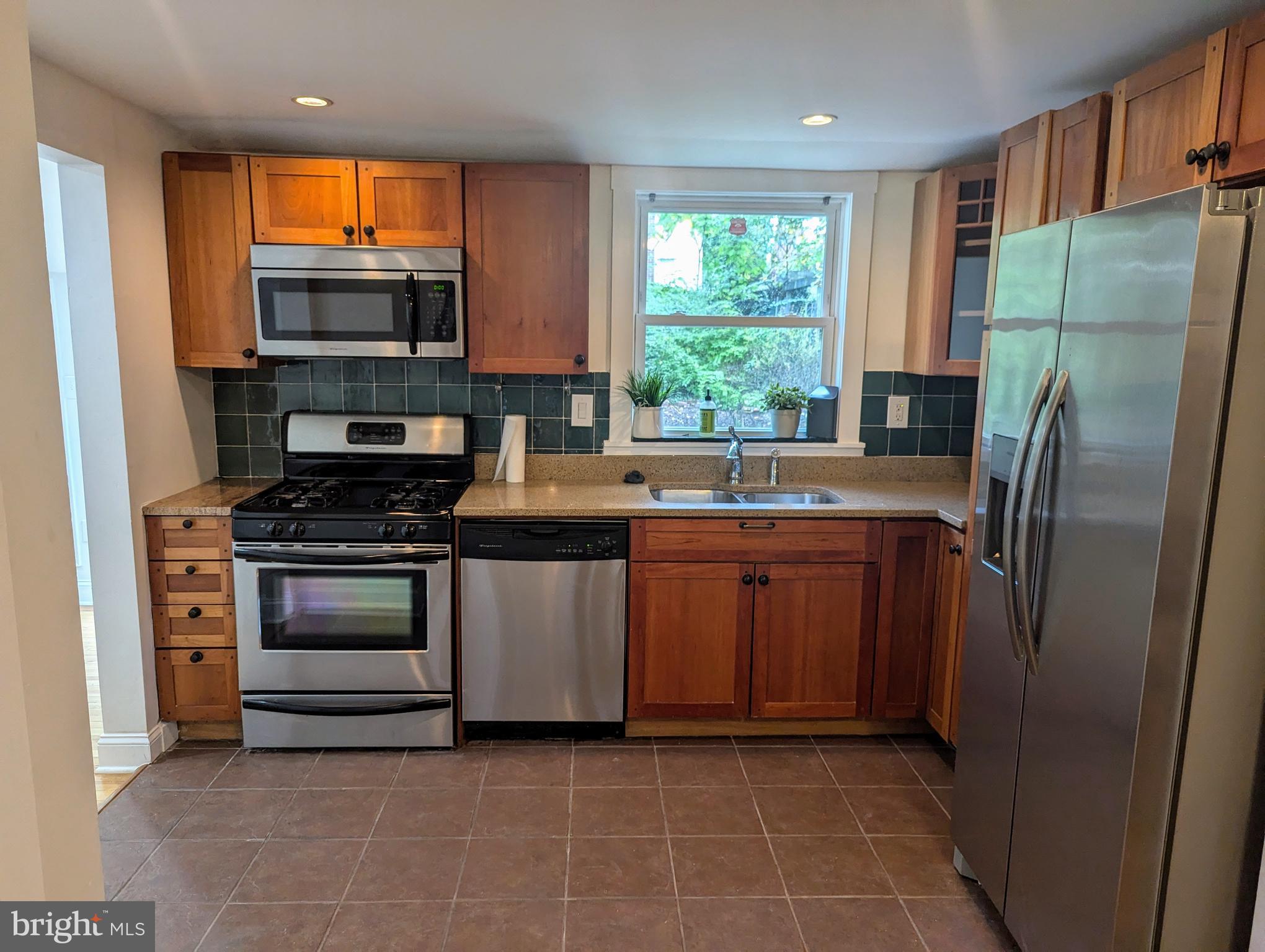 MT RAINIER - Residential Lease