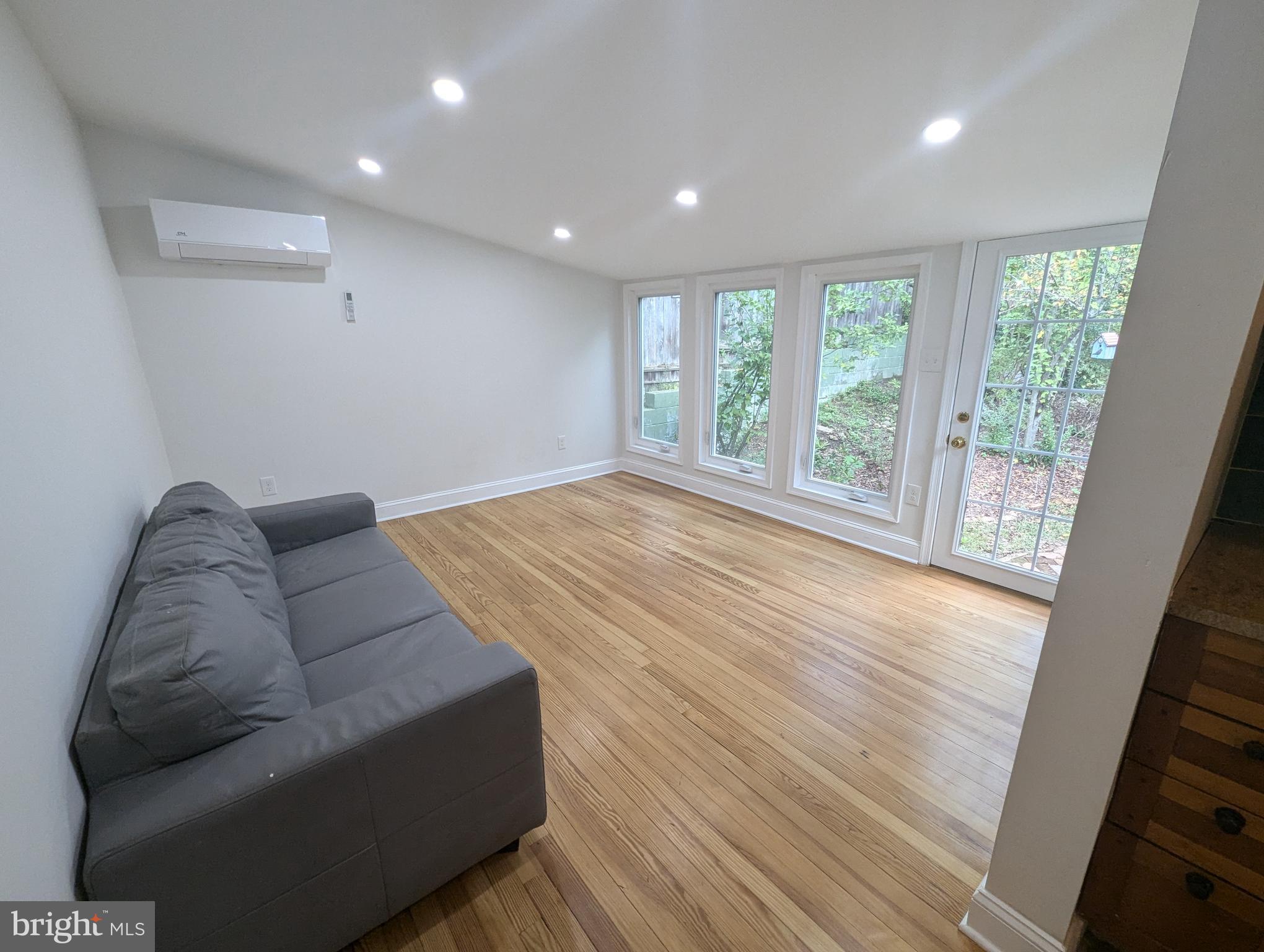 MT RAINIER - Residential Lease