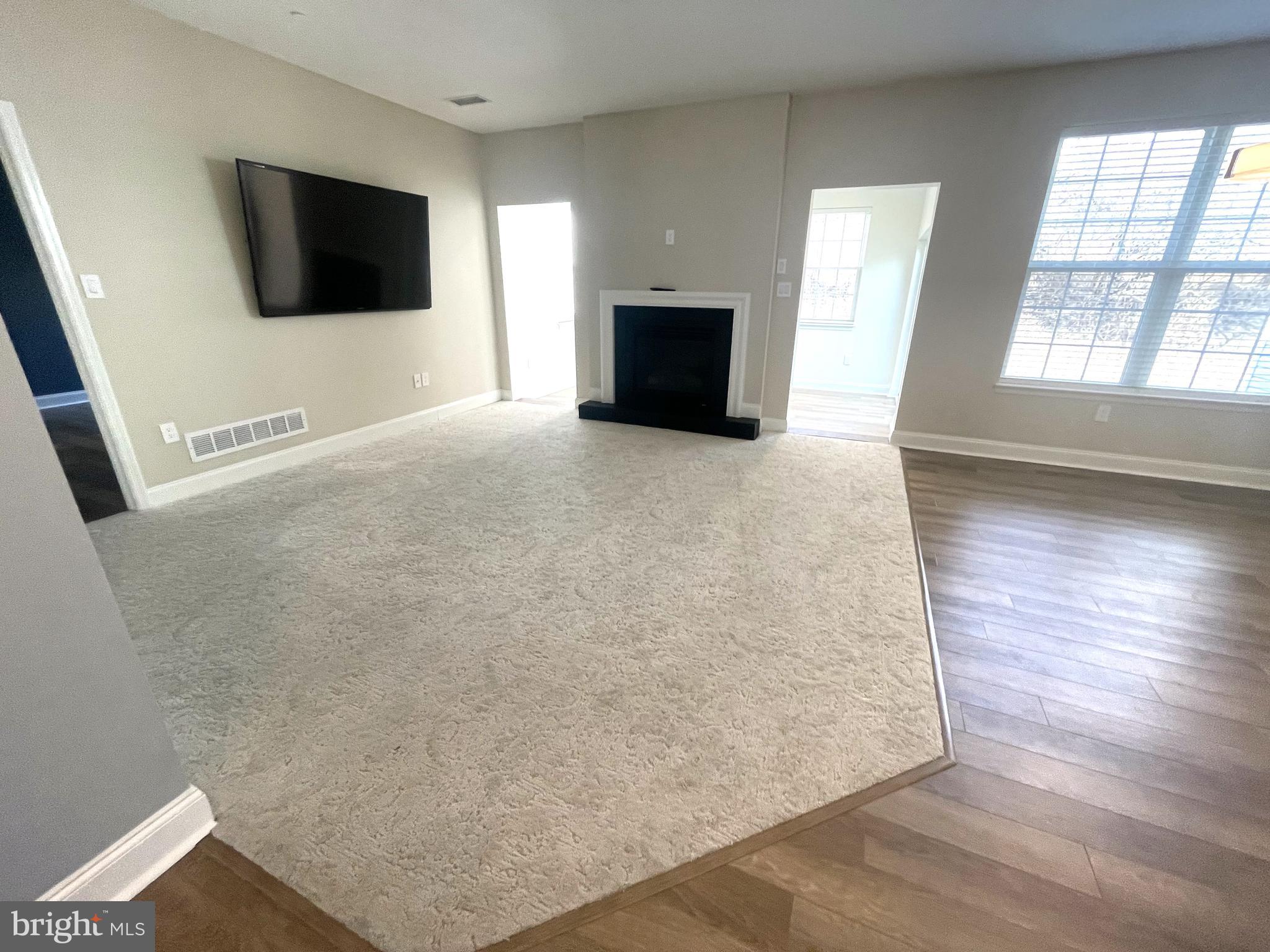 CRESTWOOD - Residential Lease