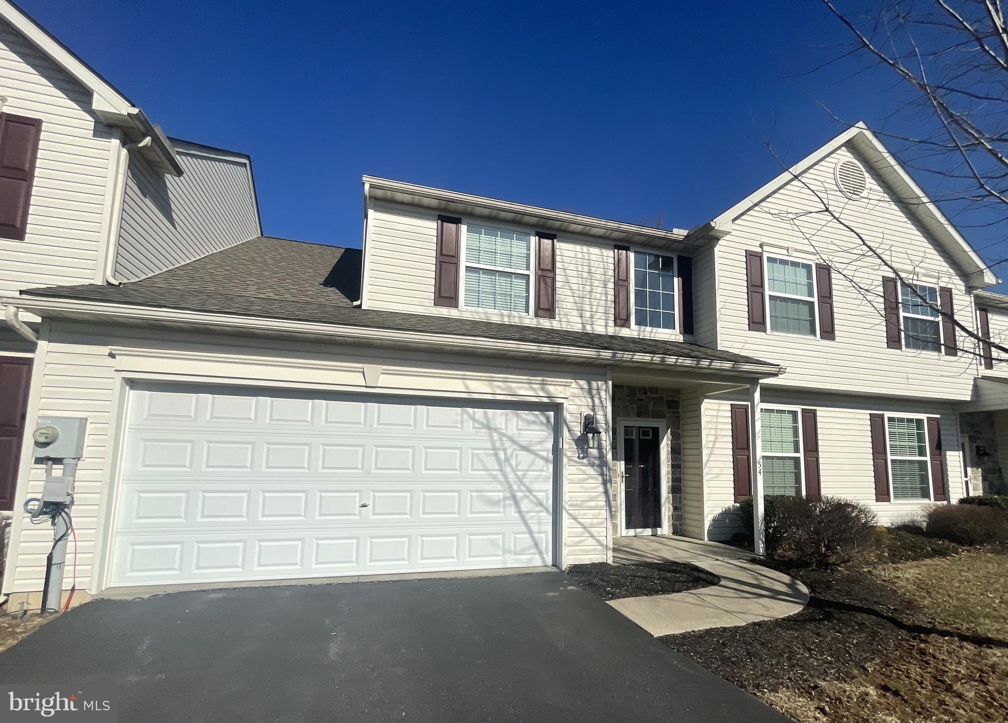 CRESTWOOD - Residential Lease