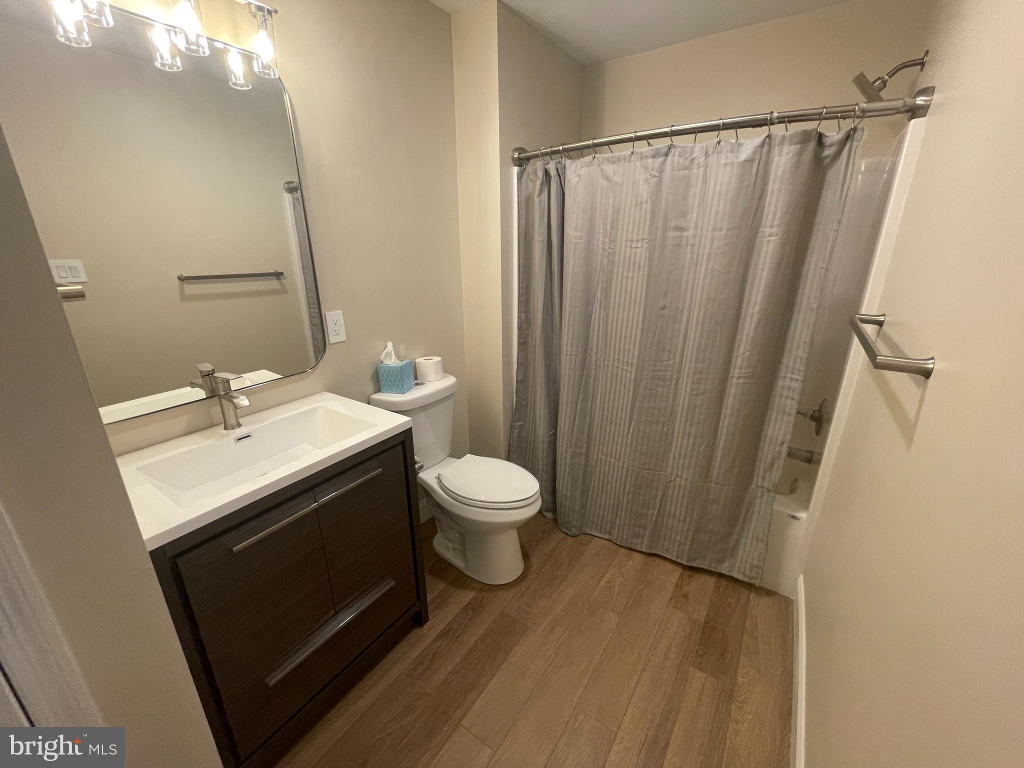 CRESTWOOD - Residential Lease