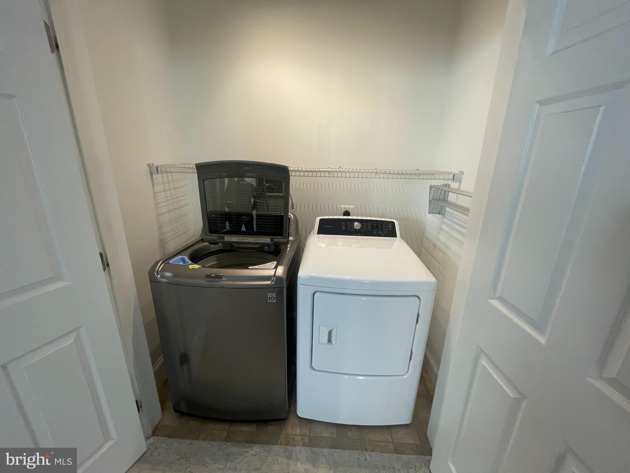 CRESTWOOD - Residential Lease