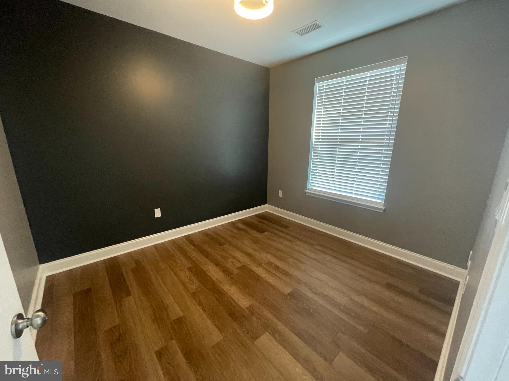 CRESTWOOD - Residential Lease