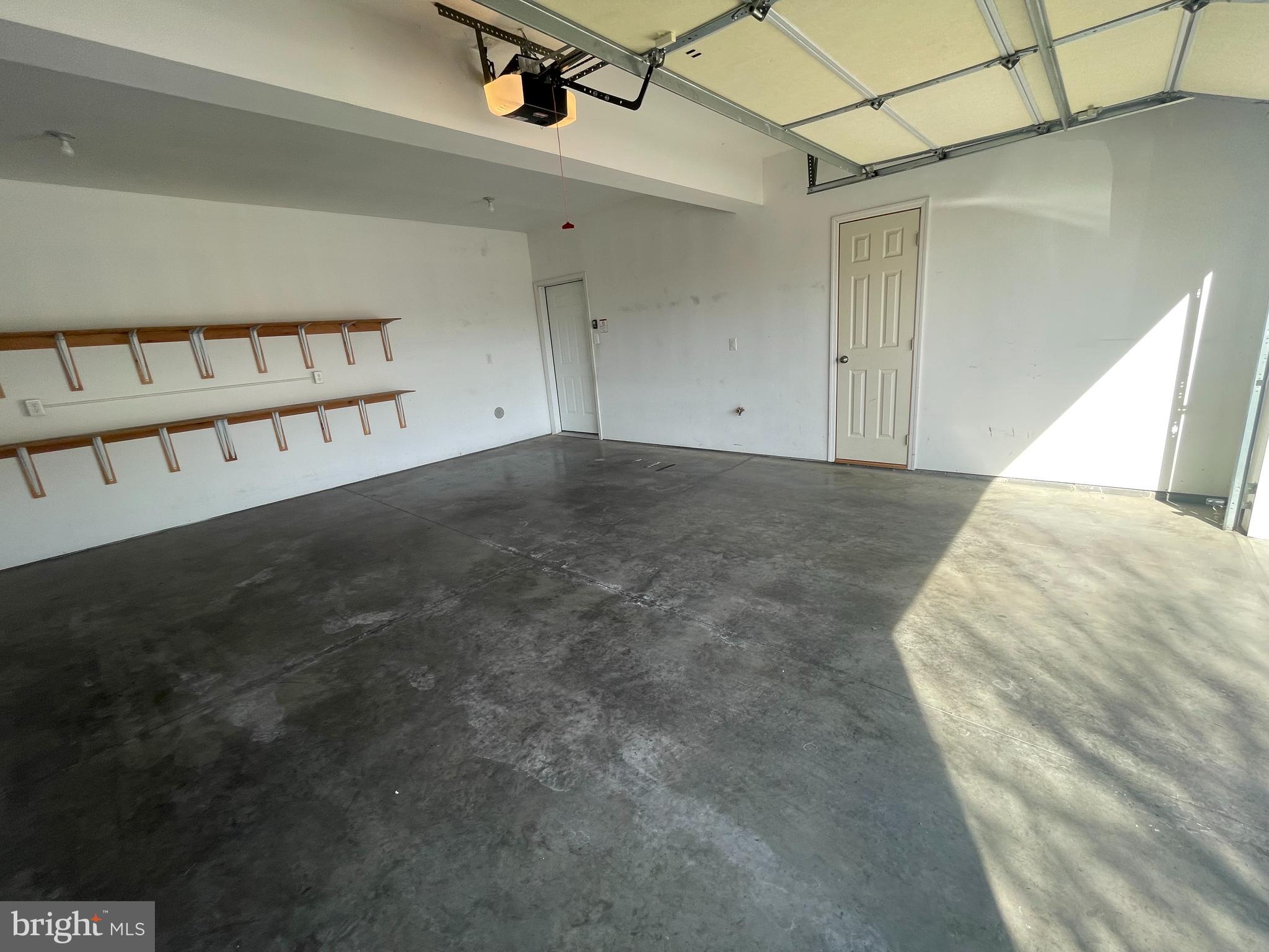 CRESTWOOD - Residential Lease