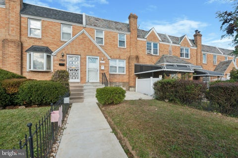 Townhouse For Sale - 8327 Forrest Avenue<br/> PHILADELPHIA, PA 19150