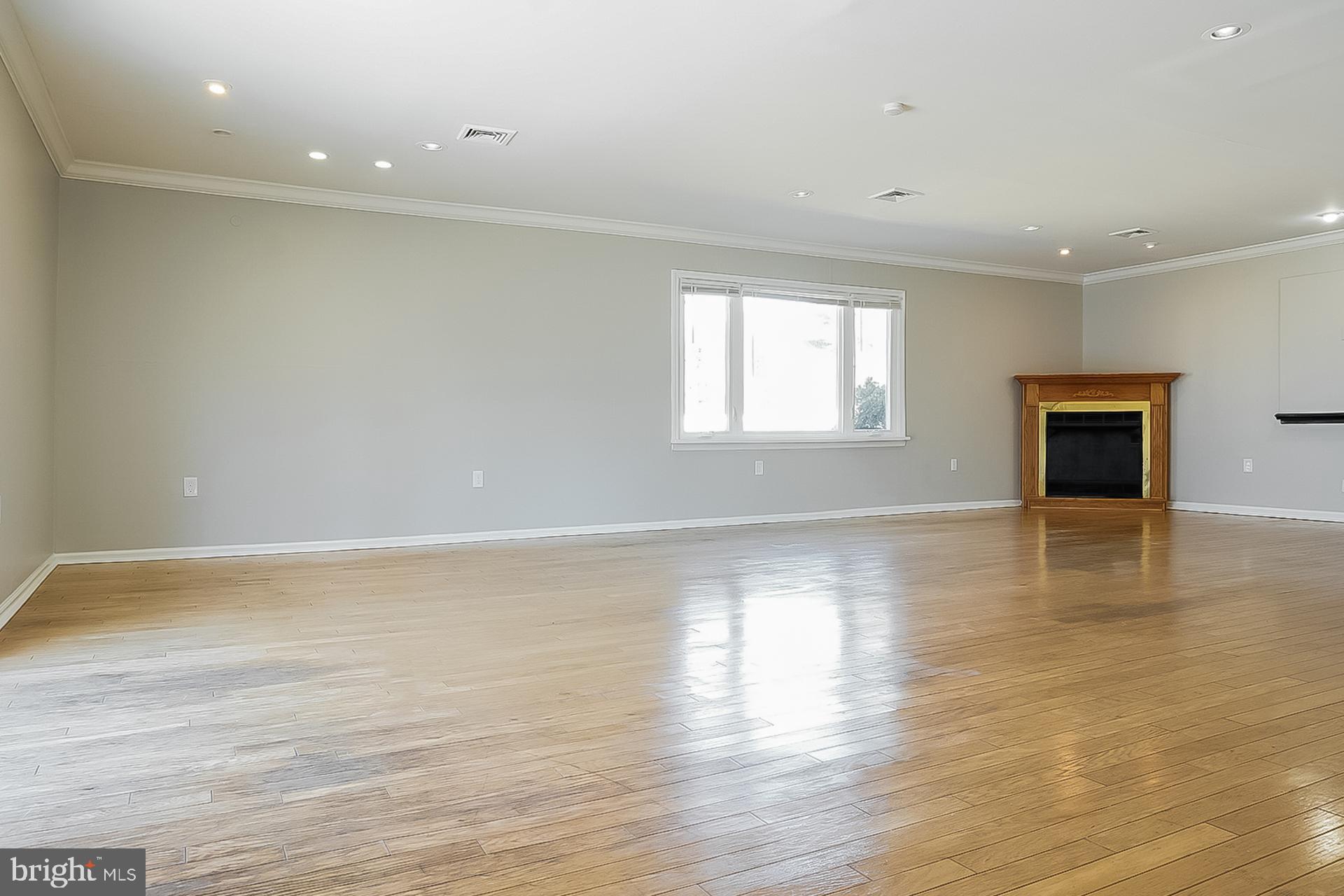 WILLOW RUN - Residential Lease