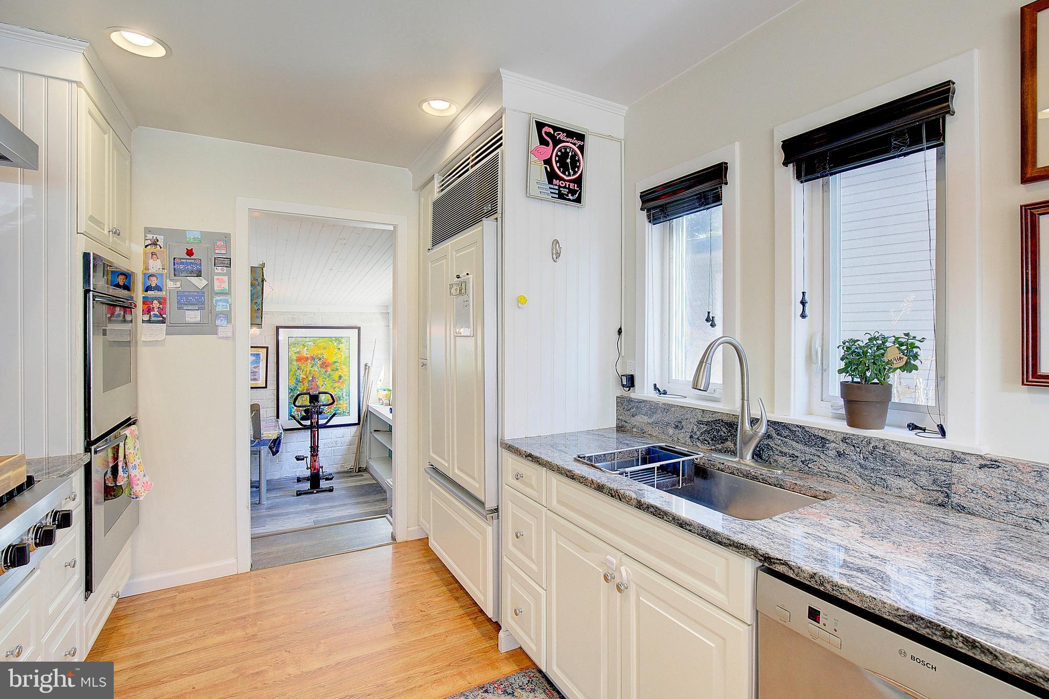 MANHATTAN BEACH - Residential