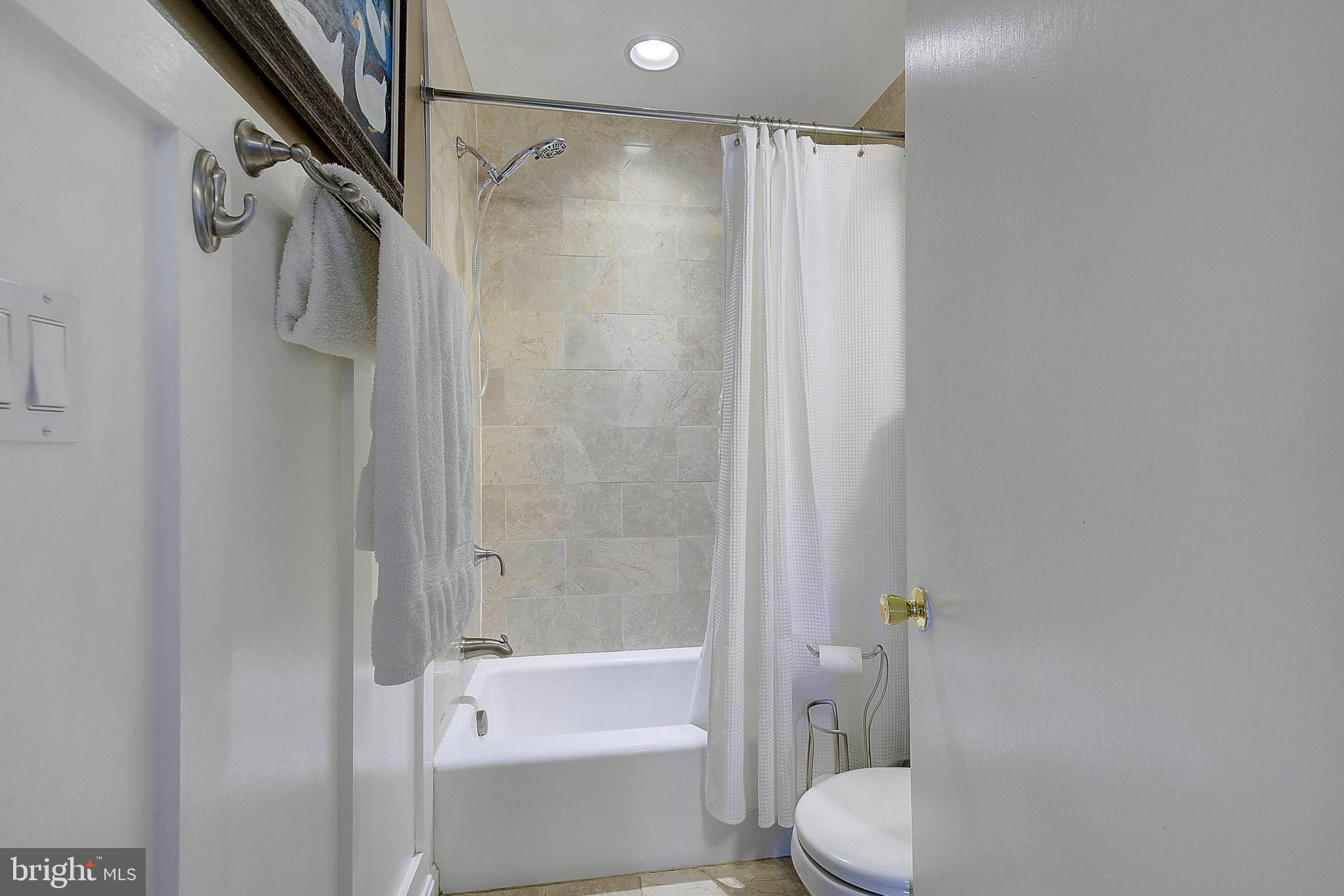 MANHATTAN BEACH - Residential