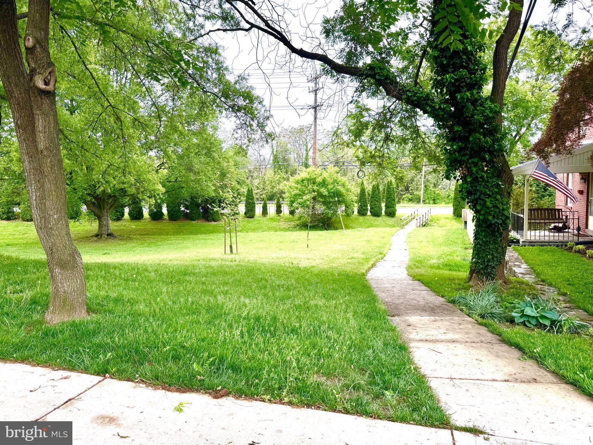 SOUTHLAND HILLS - Residential