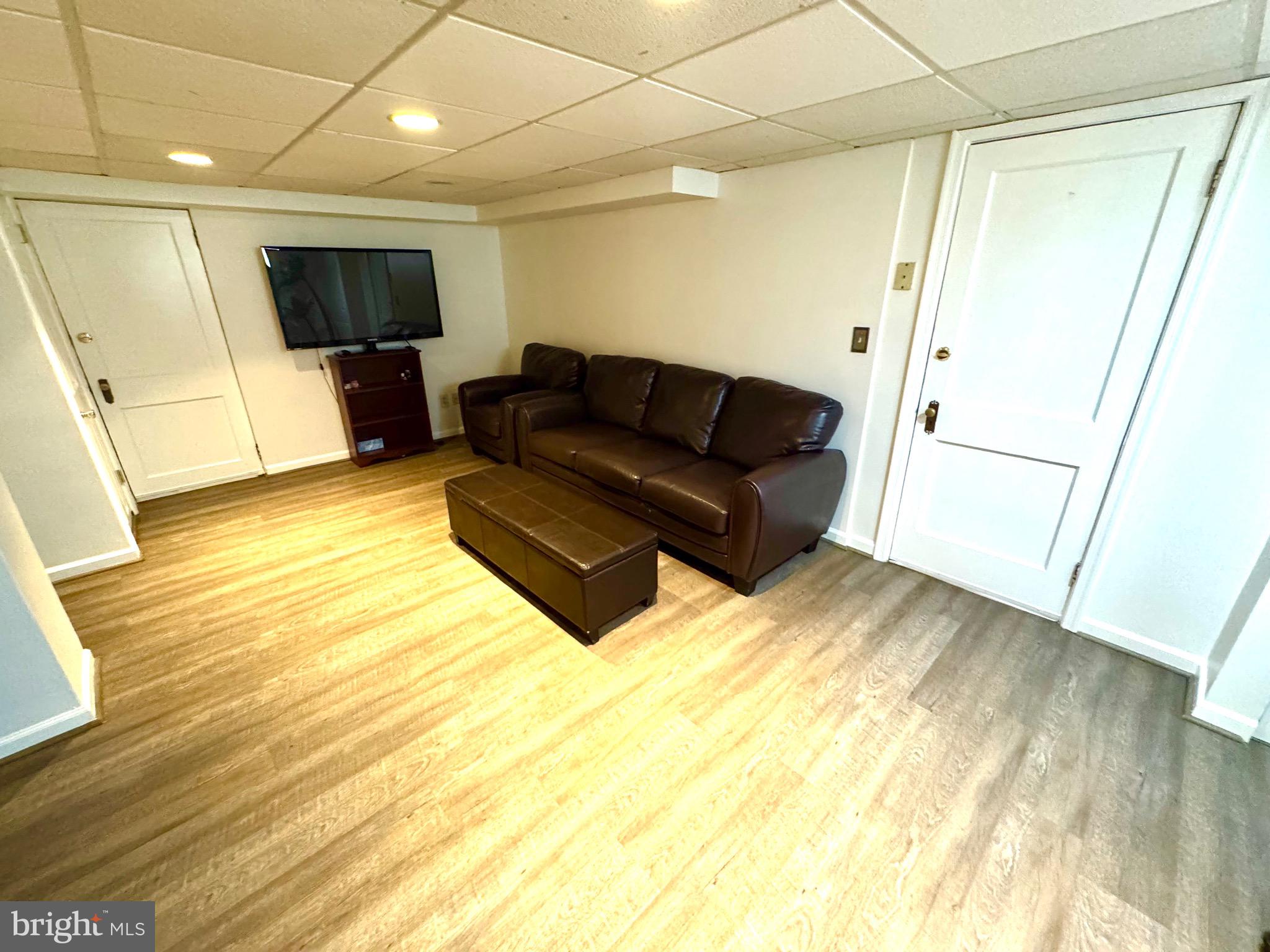 SOUTHLAND HILLS - Residential