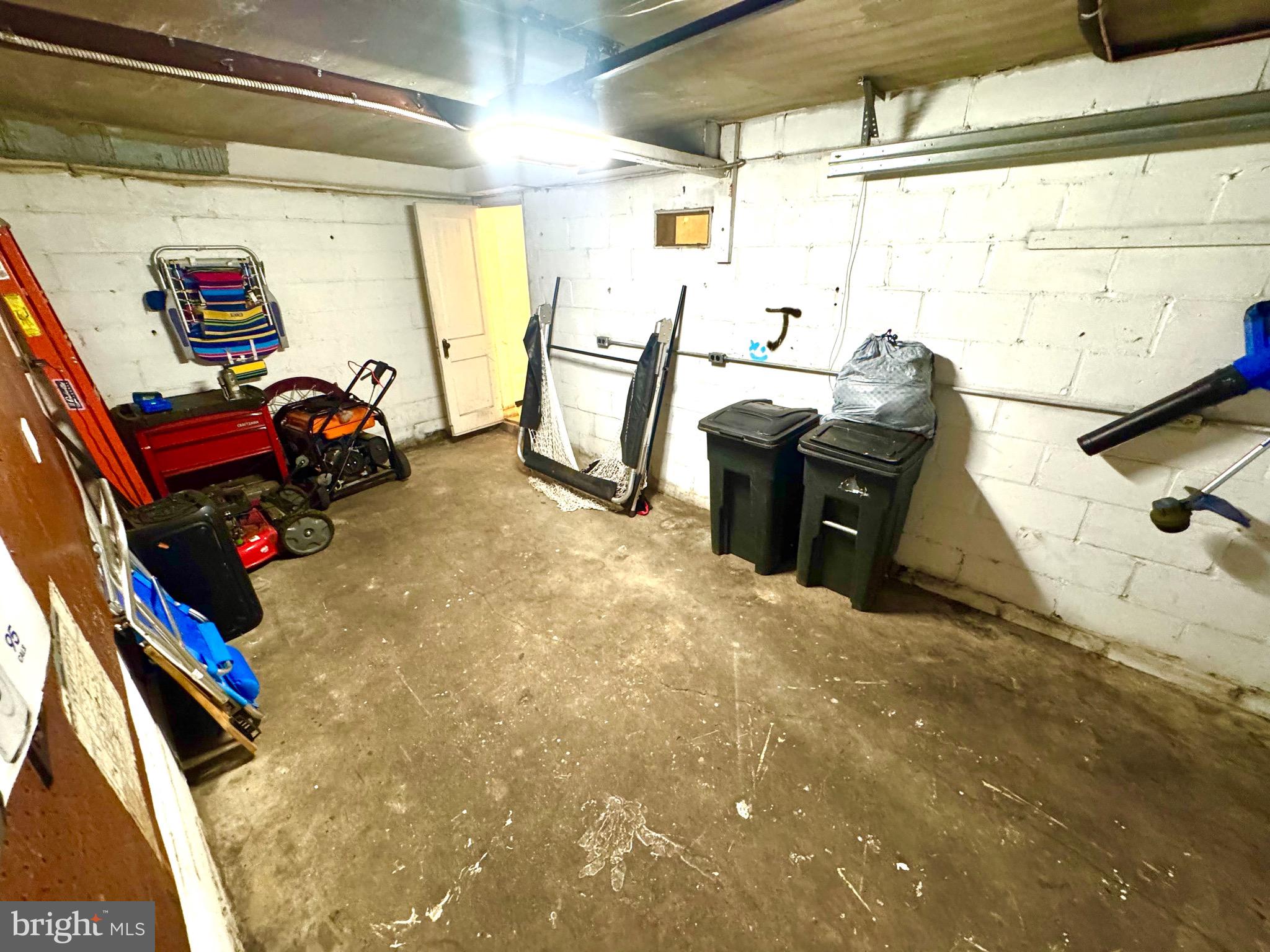 SOUTHLAND HILLS - Residential