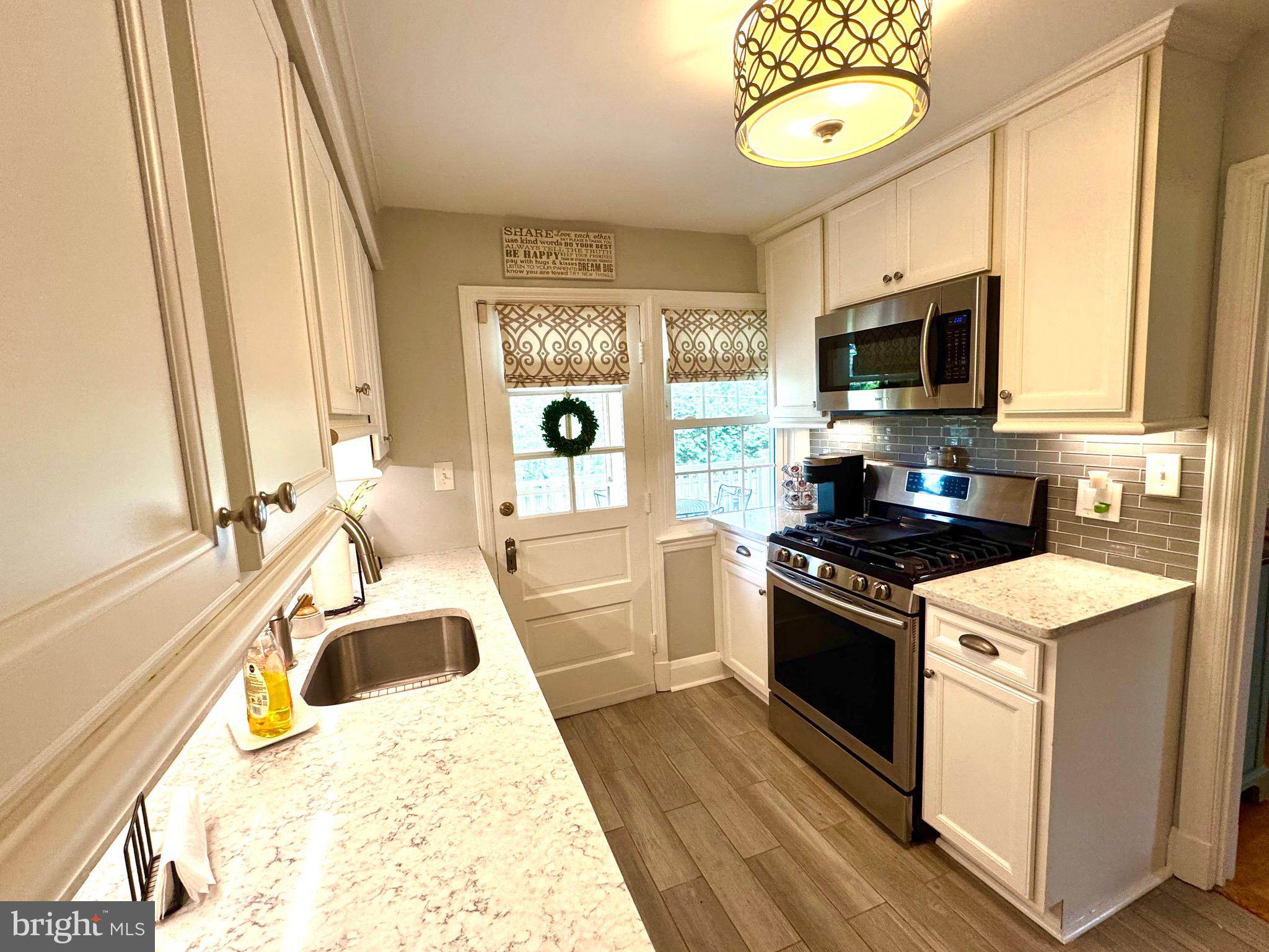 SOUTHLAND HILLS - Residential