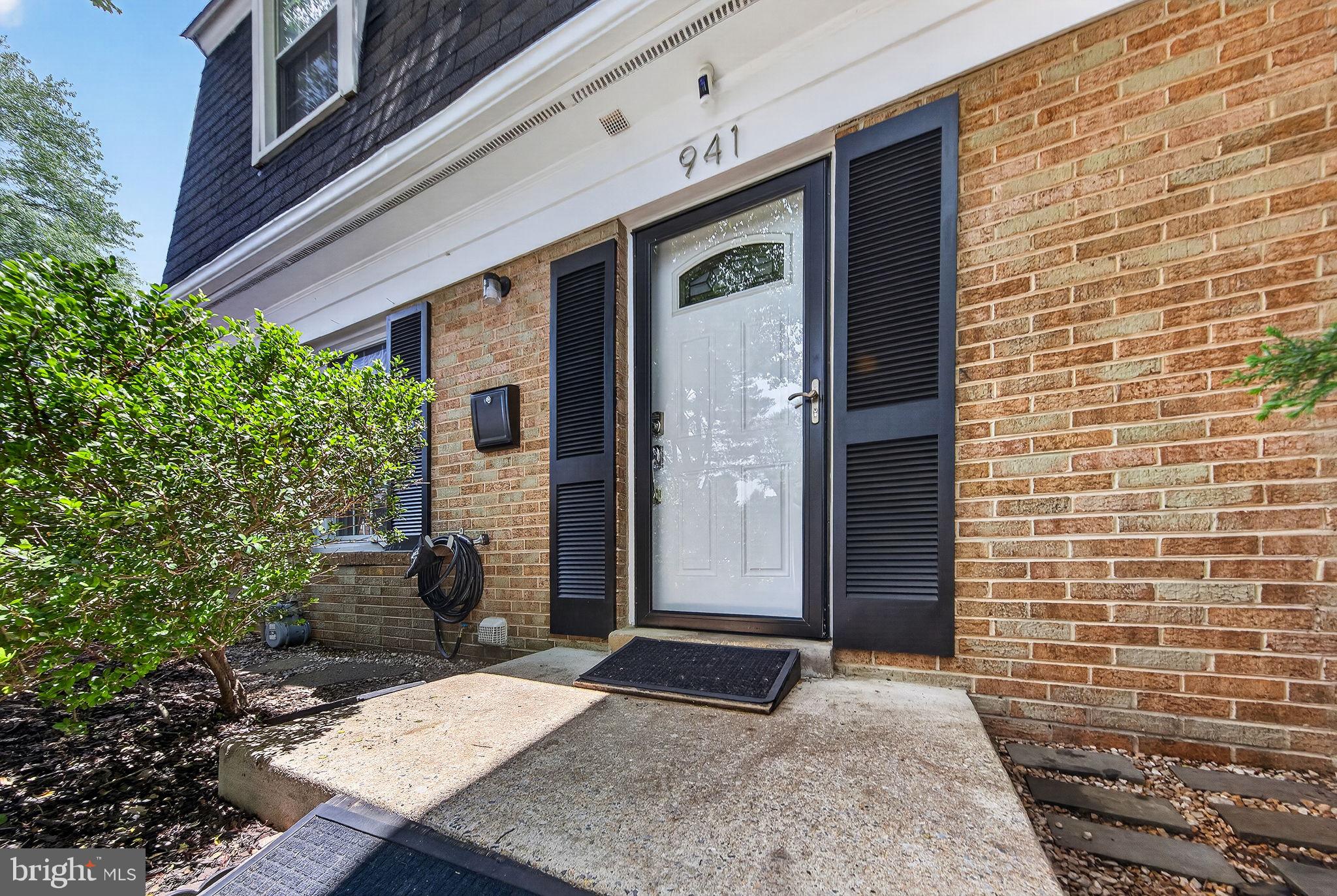 941 PAULSBORO DRIVE