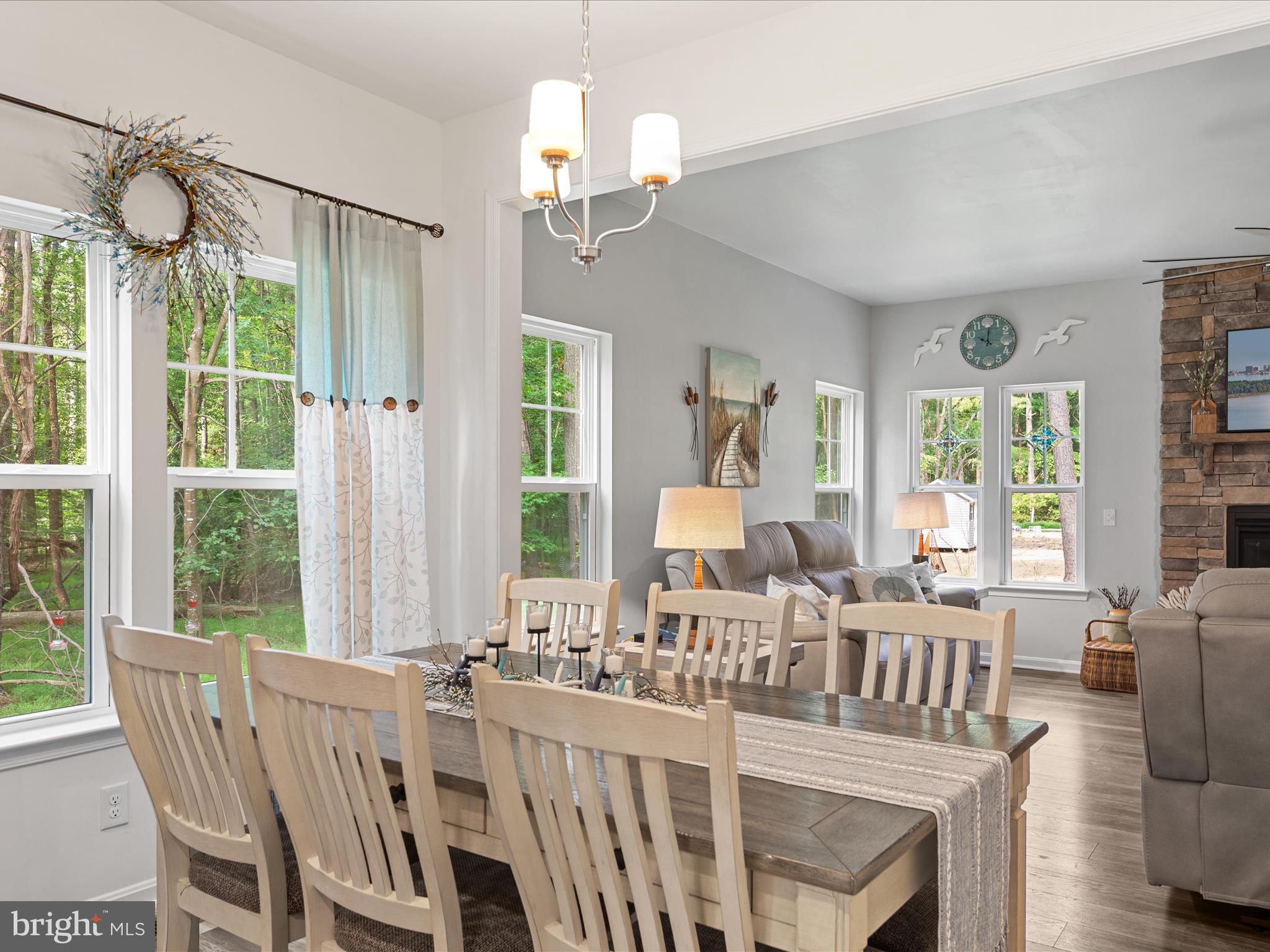 CAPTAIN'S COVE - Residential