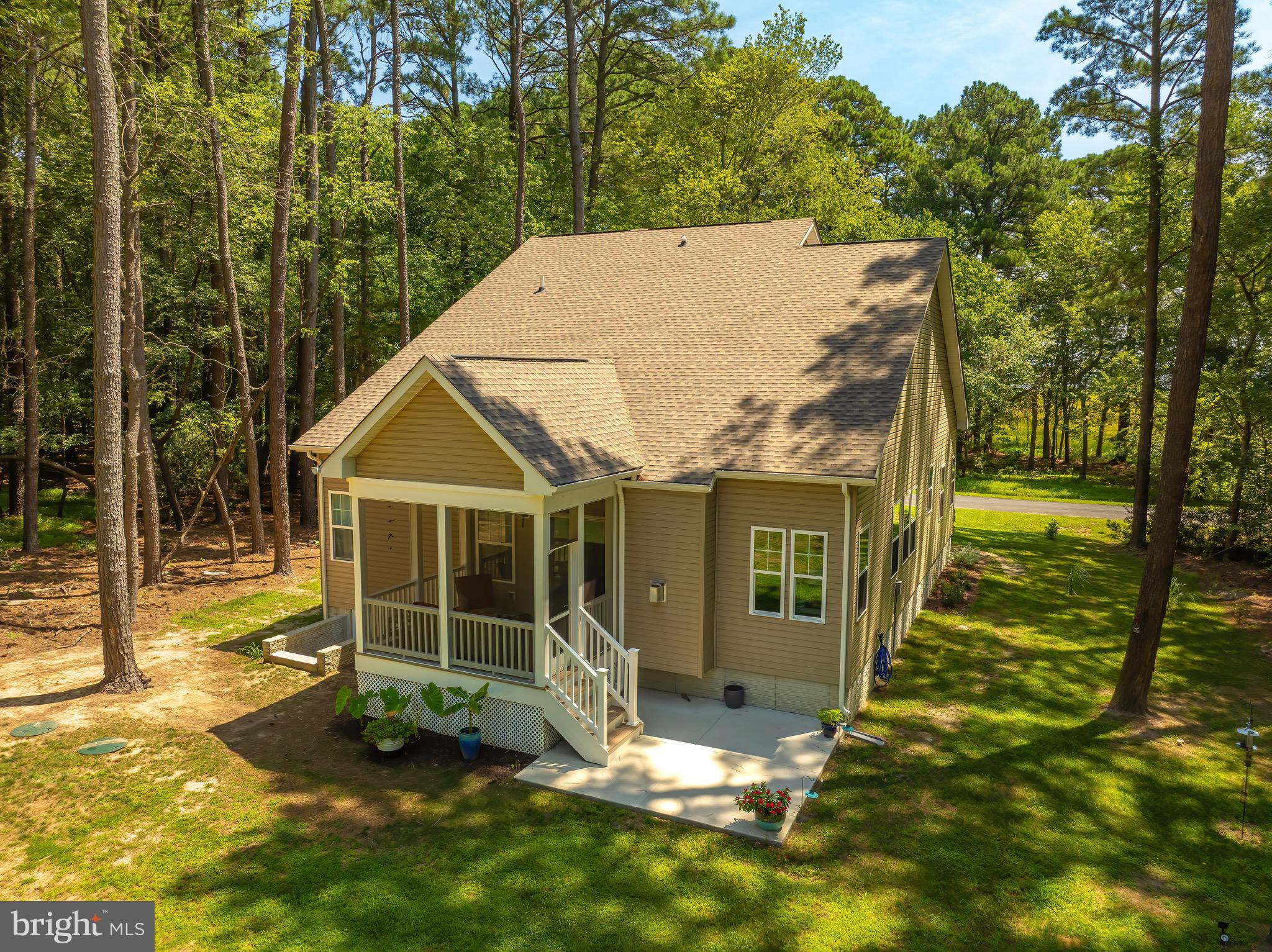 CAPTAIN'S COVE - Residential