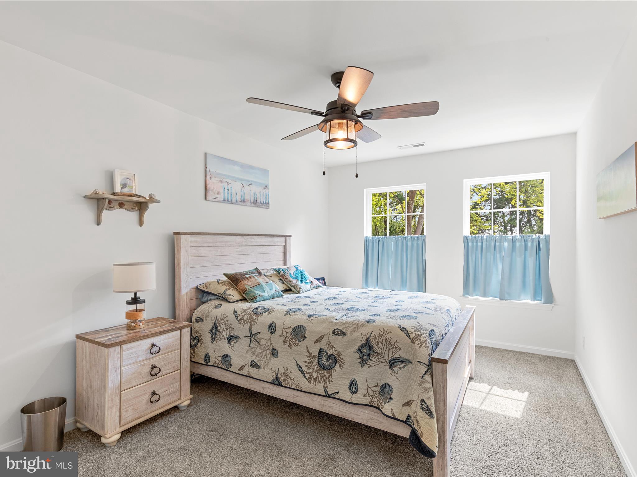 CAPTAIN'S COVE - Residential