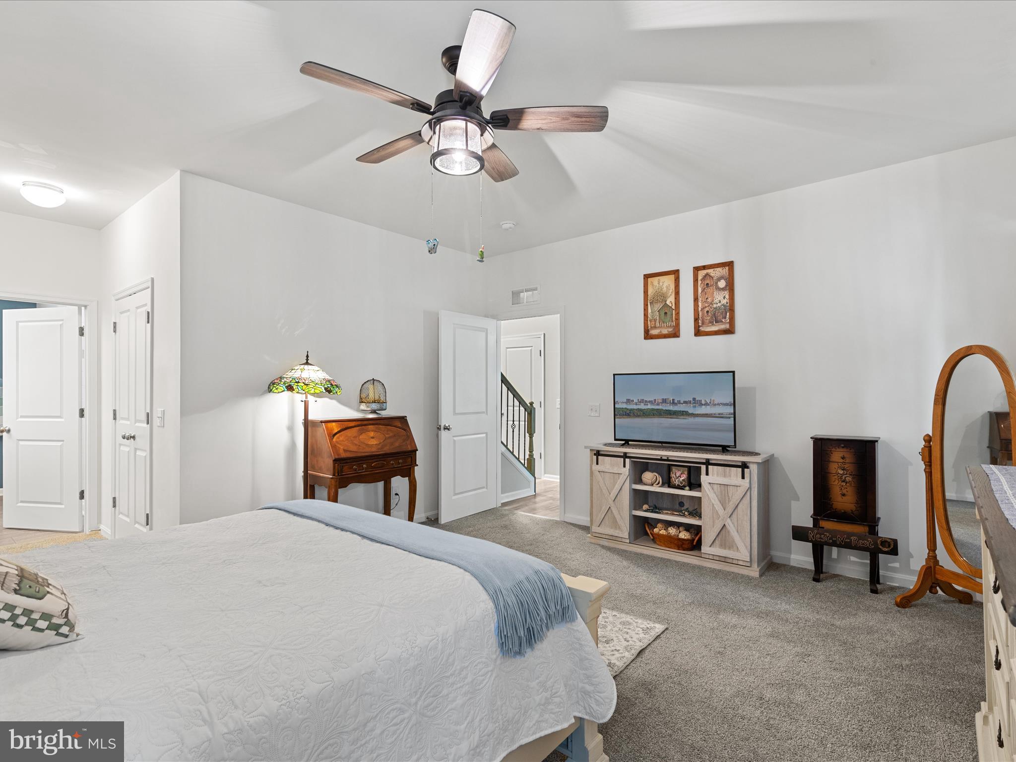 CAPTAIN'S COVE - Residential