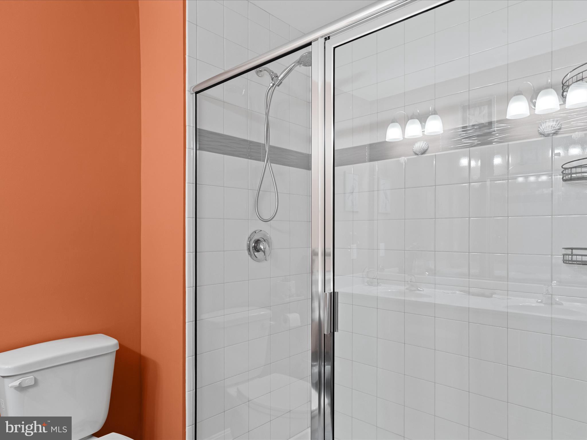 CAPTAIN'S COVE - Residential