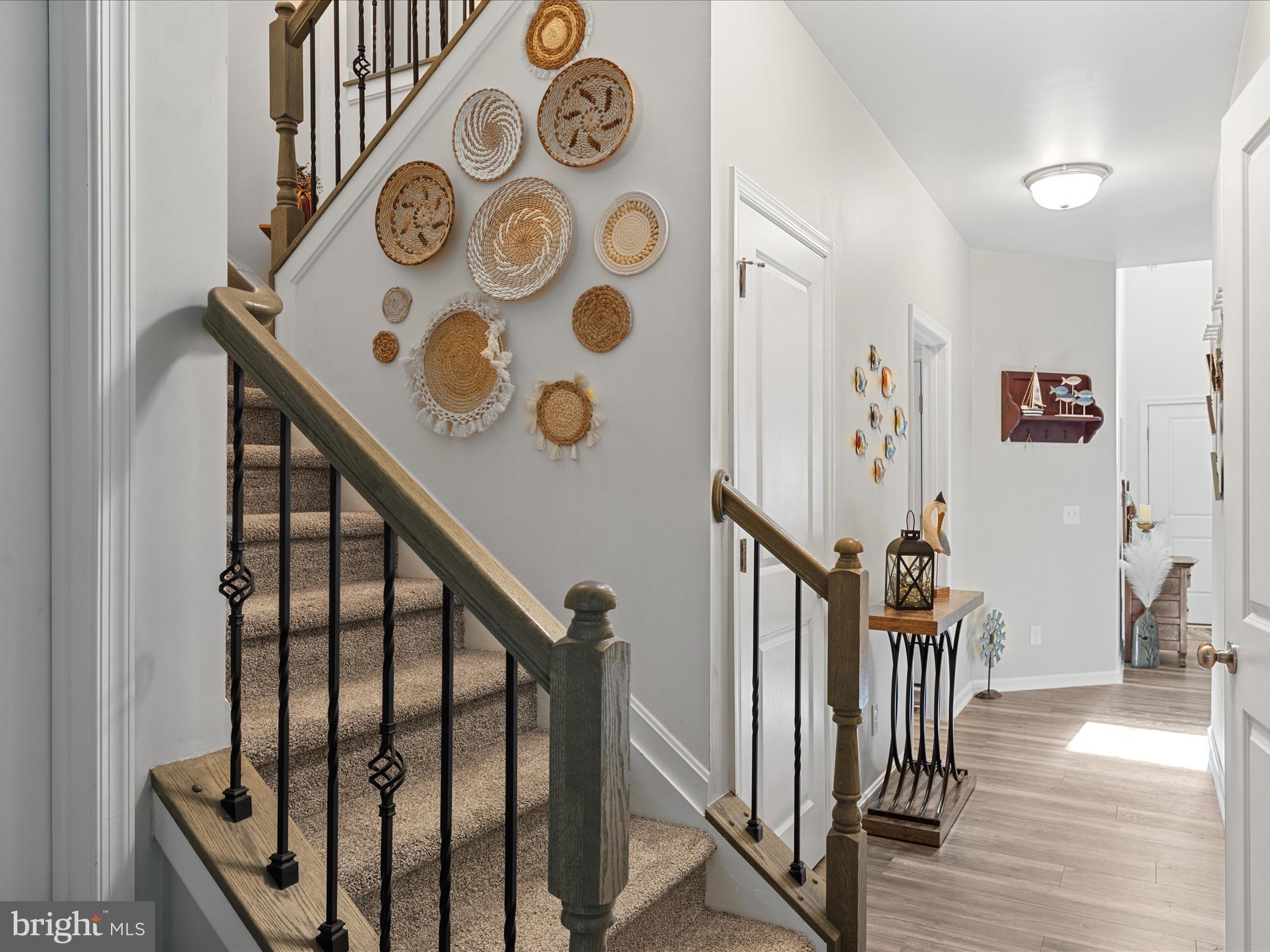 CAPTAIN'S COVE - Residential