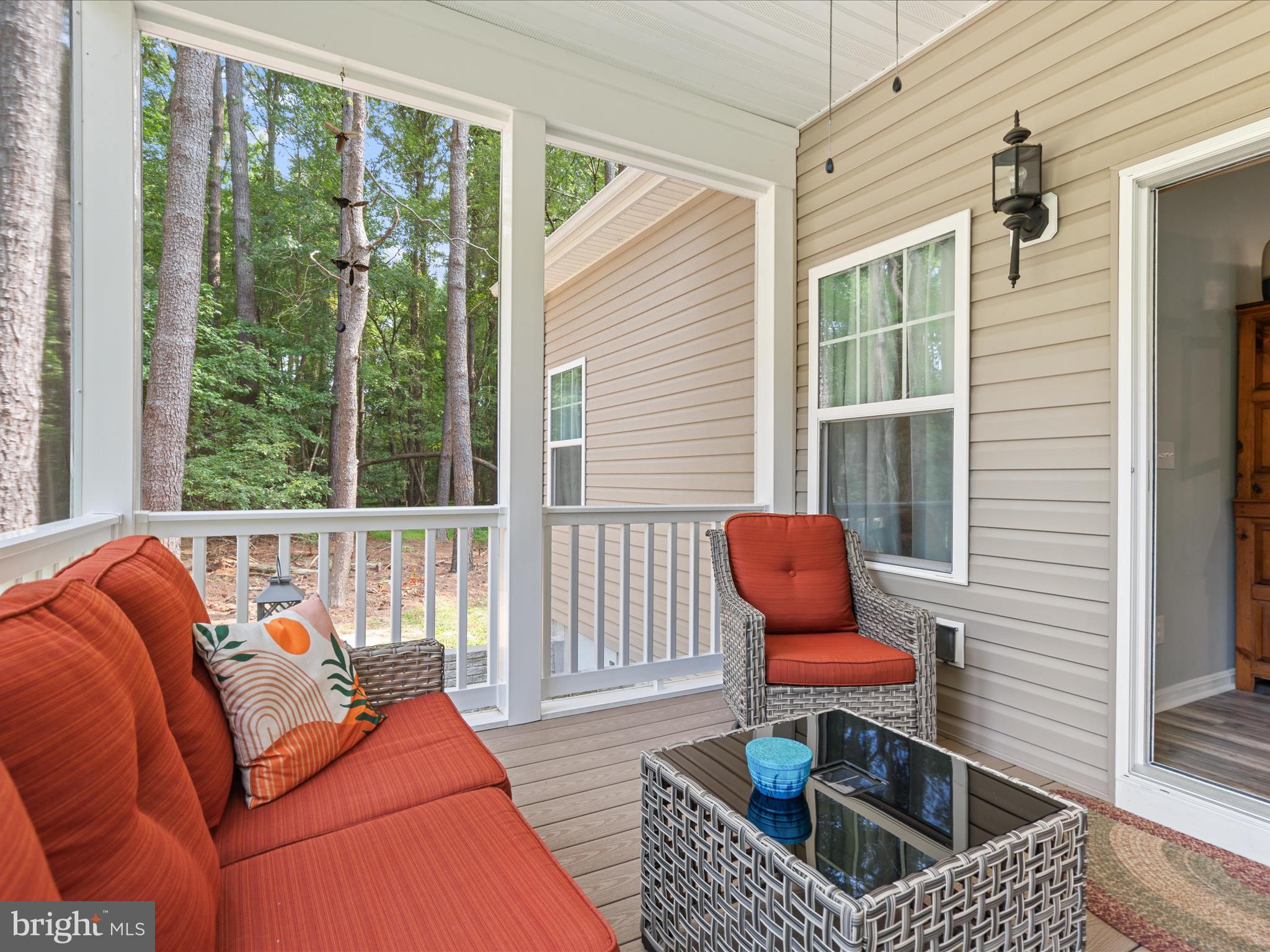 CAPTAIN'S COVE - Residential