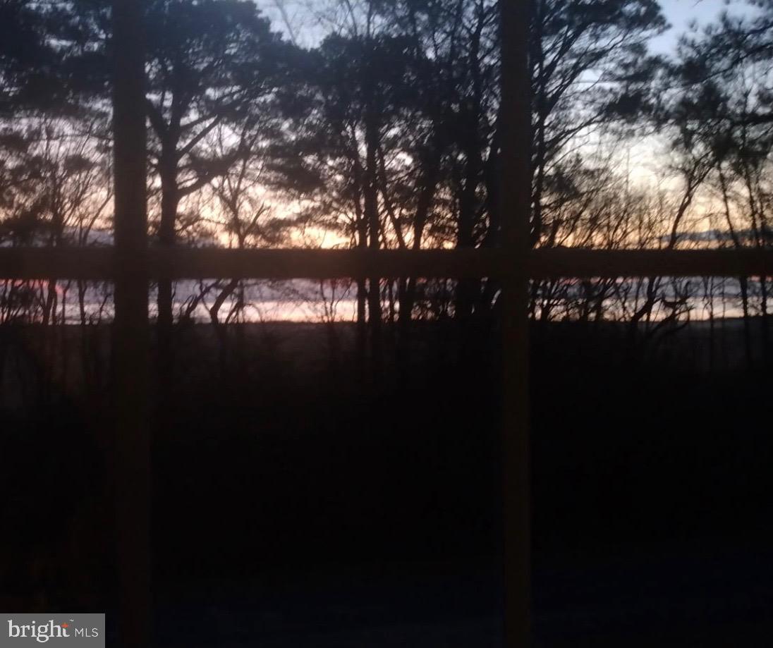 CAPTAIN'S COVE - Residential