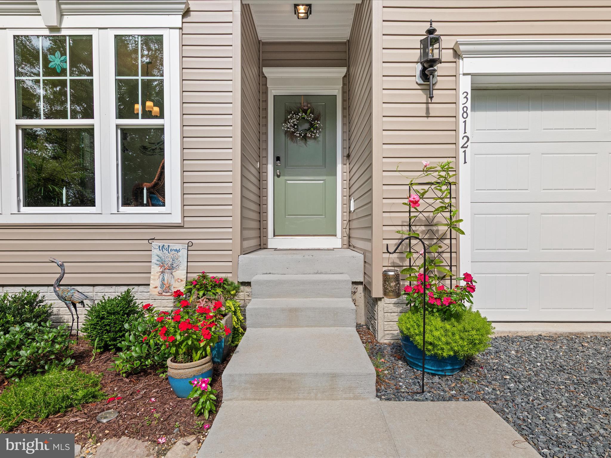 CAPTAIN'S COVE - Residential