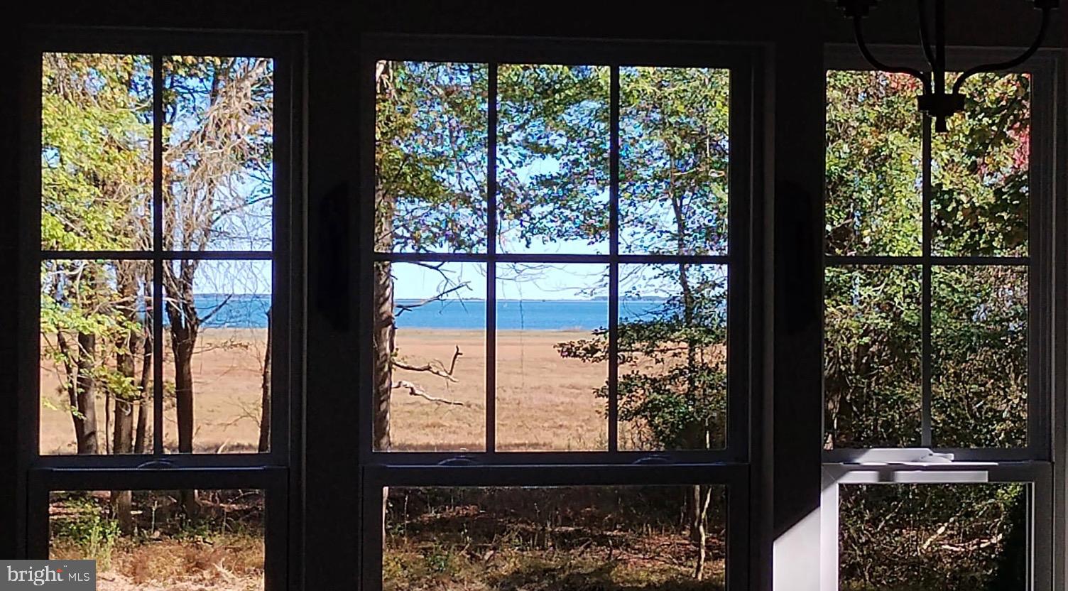 CAPTAIN'S COVE - Residential