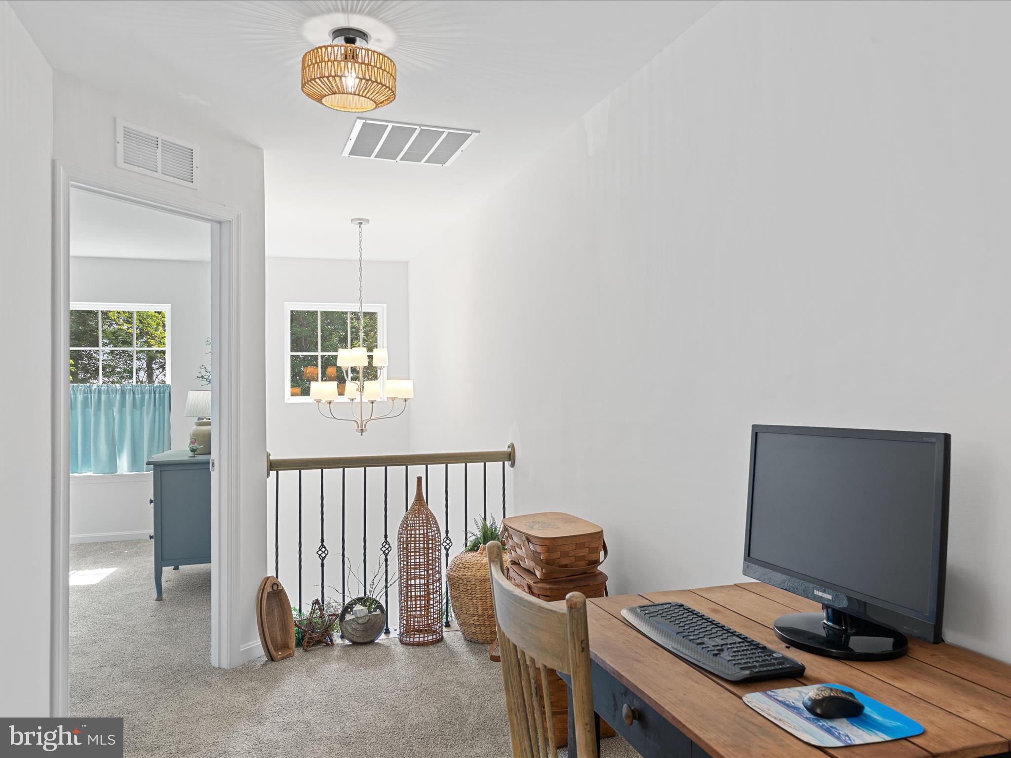 CAPTAIN'S COVE - Residential