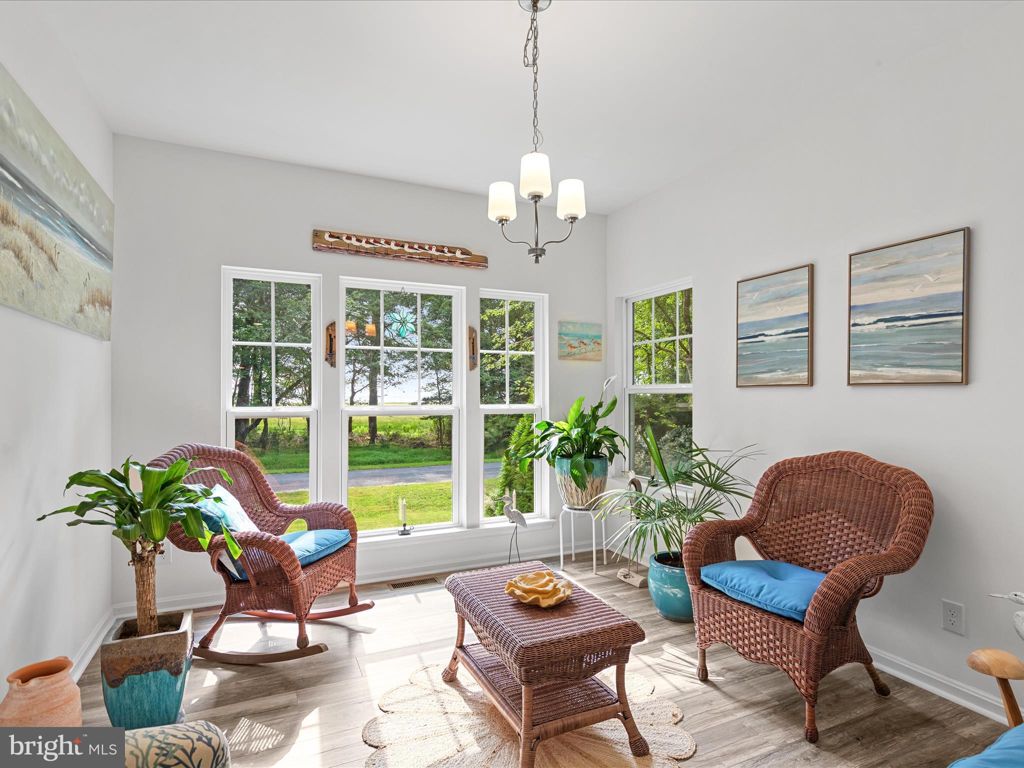 CAPTAIN'S COVE - Residential