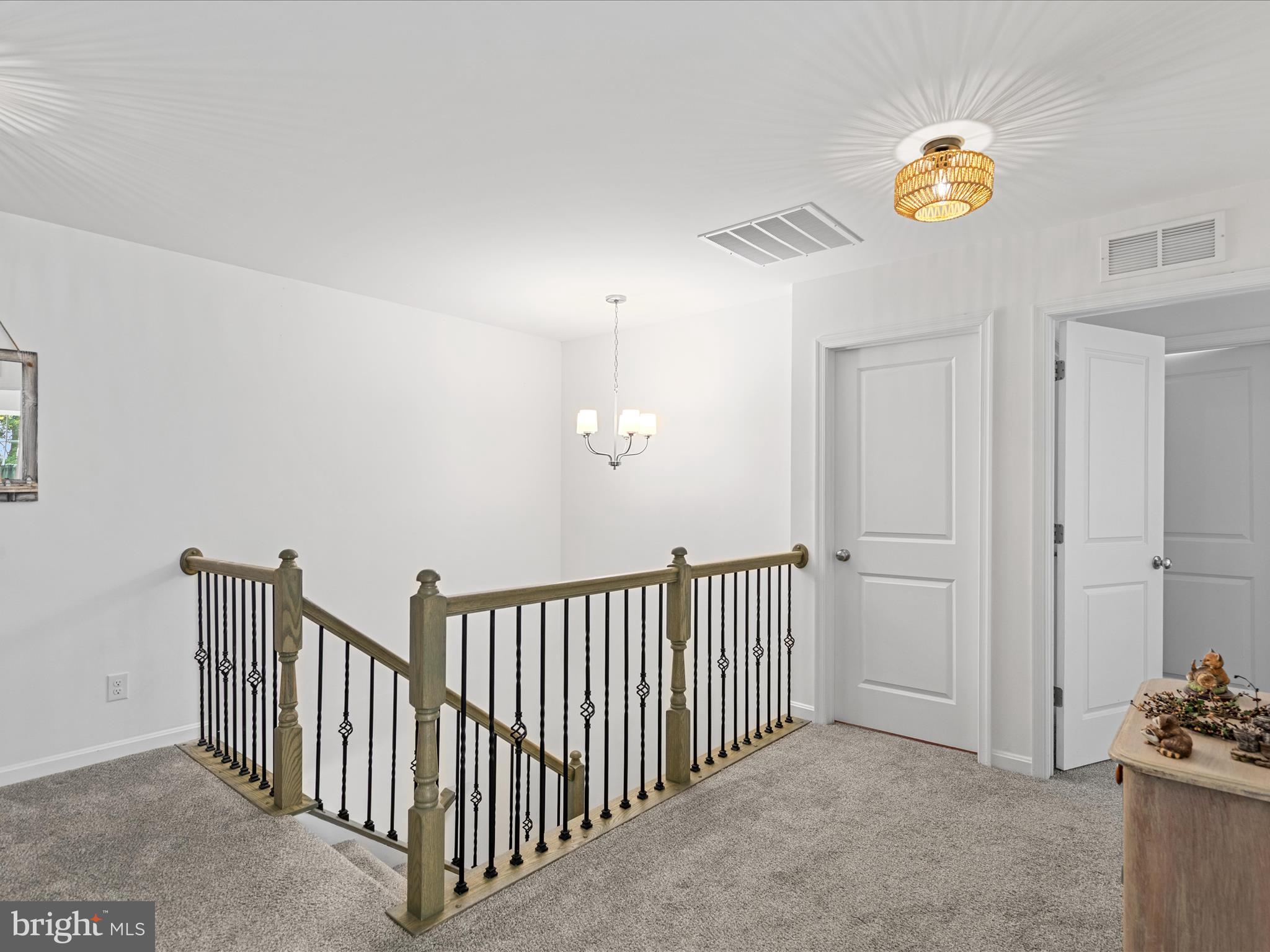 CAPTAIN'S COVE - Residential