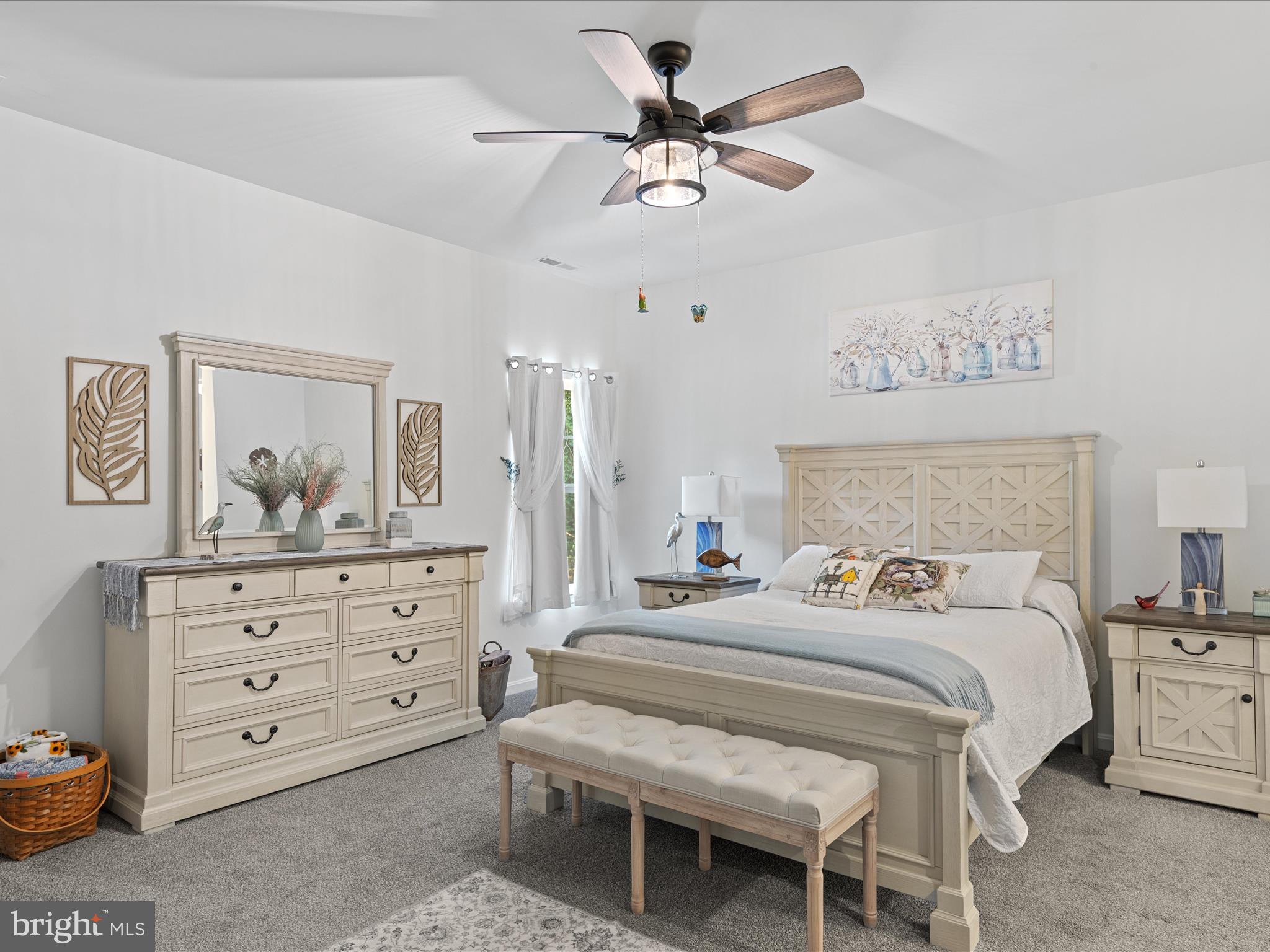 CAPTAIN'S COVE - Residential