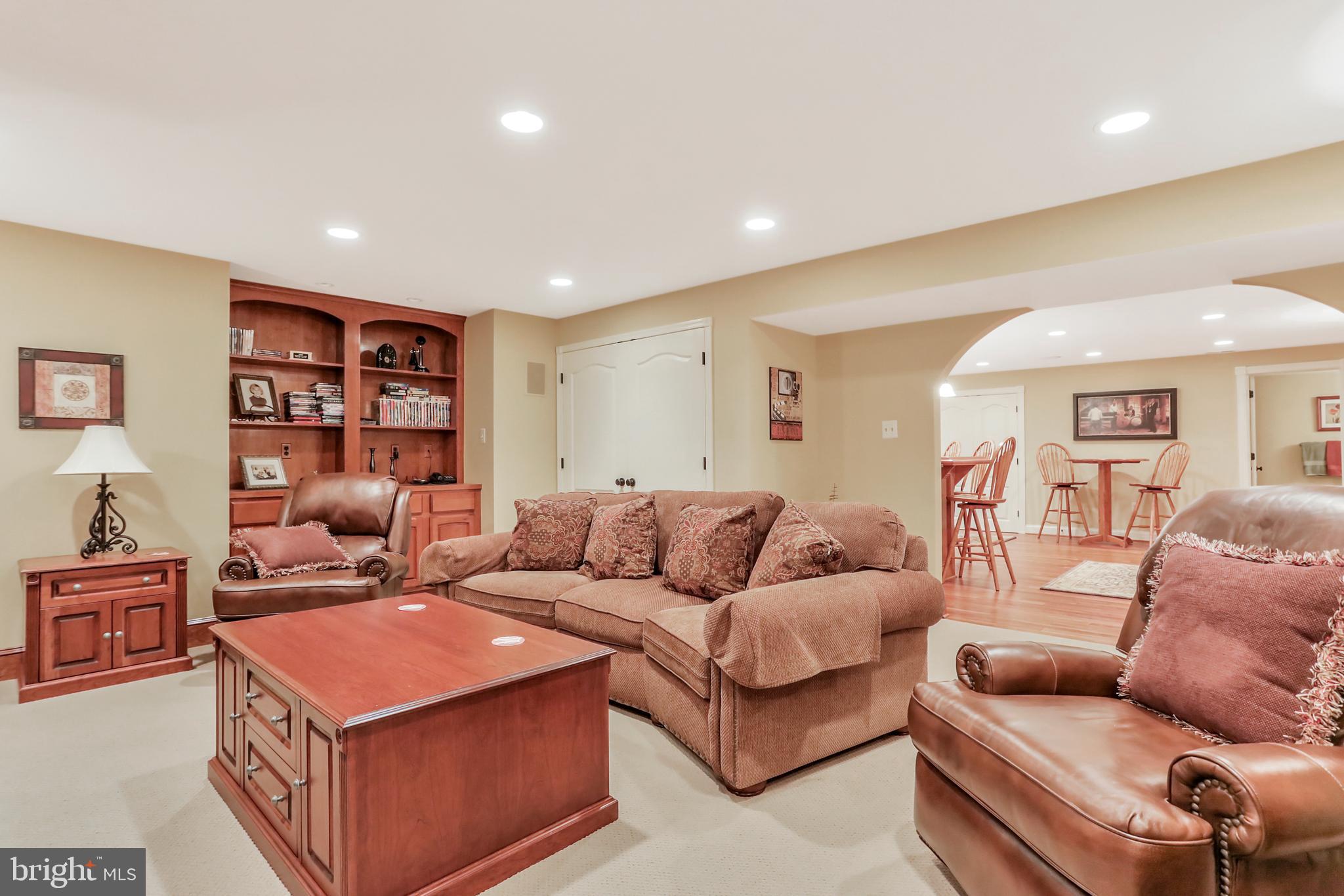 JEFFERSON OAKS - Residential