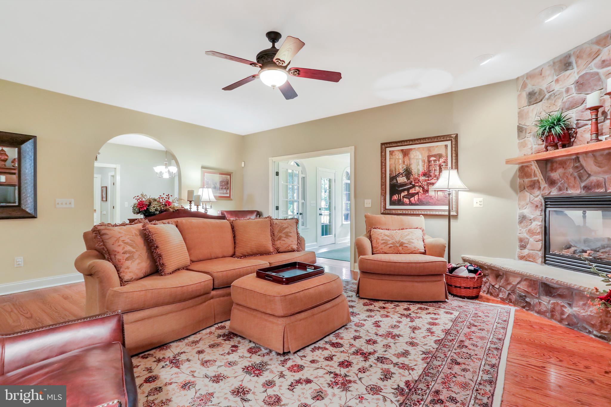 JEFFERSON OAKS - Residential