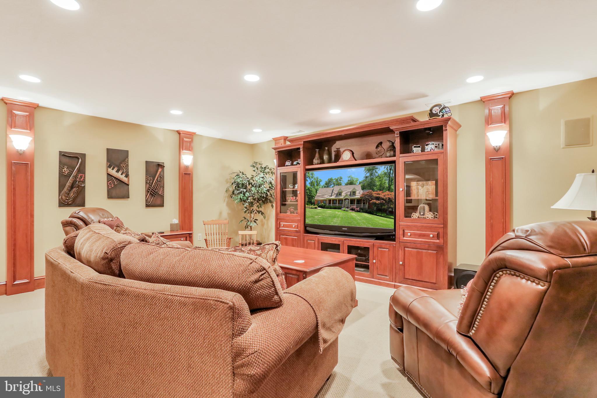 JEFFERSON OAKS - Residential