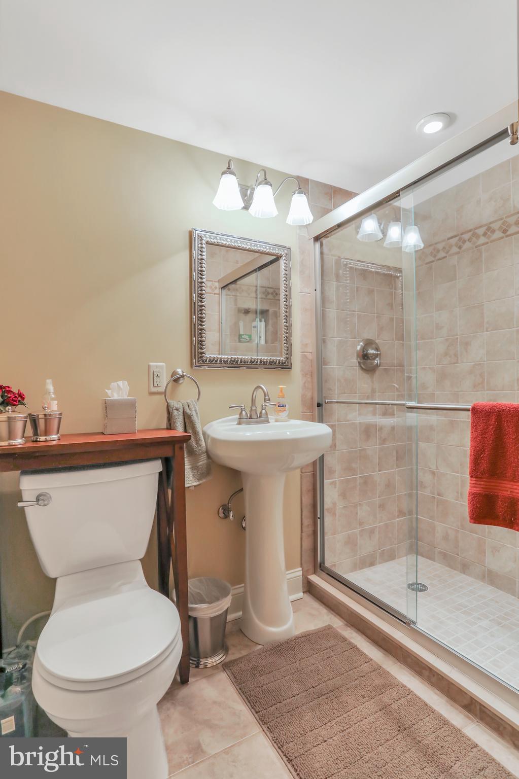 JEFFERSON OAKS - Residential