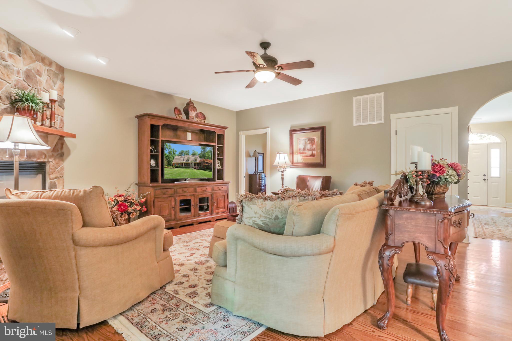 JEFFERSON OAKS - Residential