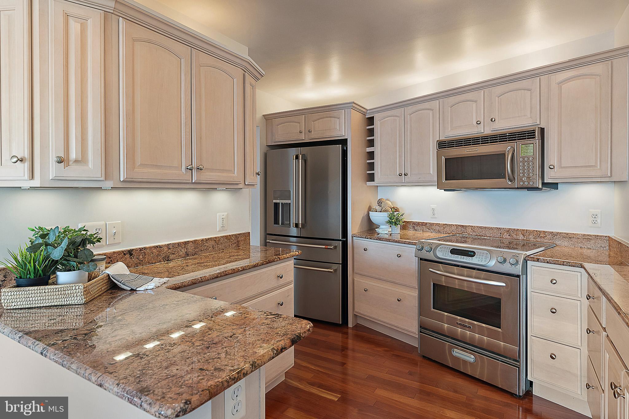 SEVERN 100 CONDO - Residential