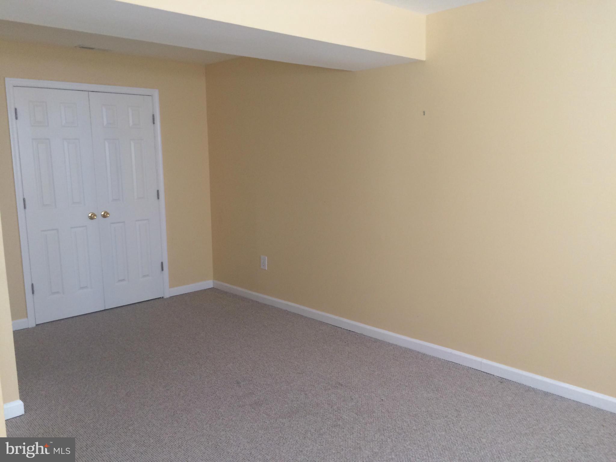 HARBOUR OAKS - Residential Lease